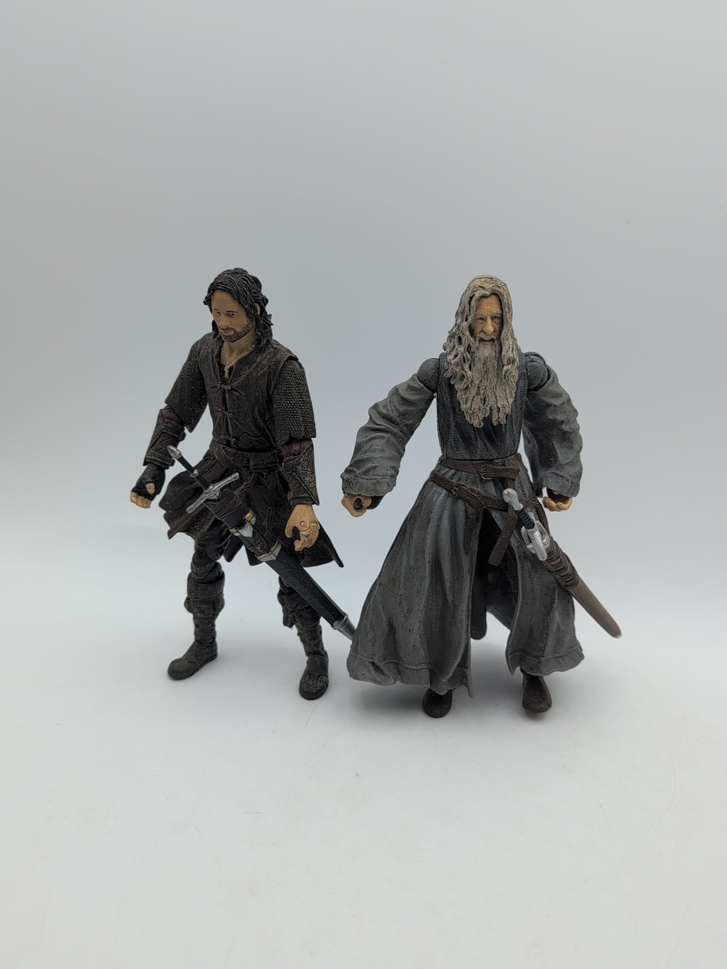 Lord of the Rings Aragorn & Gandalf Action Figures 2004 Toy Biz