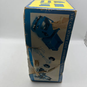 Daiya Japan 1:20 ISUZU ELF TRUCK Battery Operated Toy Car Kit`75 FRENLY BRICKS - Open 7 Days