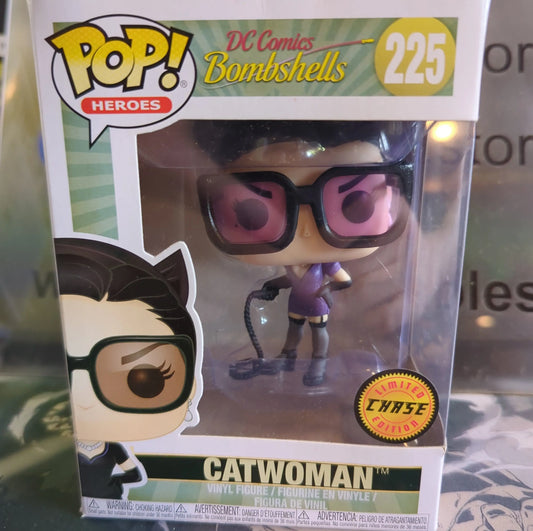 FUNKO POP VINYL Catwoman CHASE 225 - FRENLY BRICKS - Open 7 Days