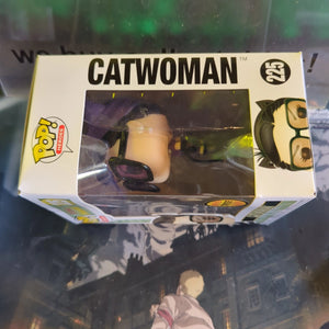 FUNKO POP VINYL Catwoman CHASE 225 - FRENLY BRICKS - Open 7 Days