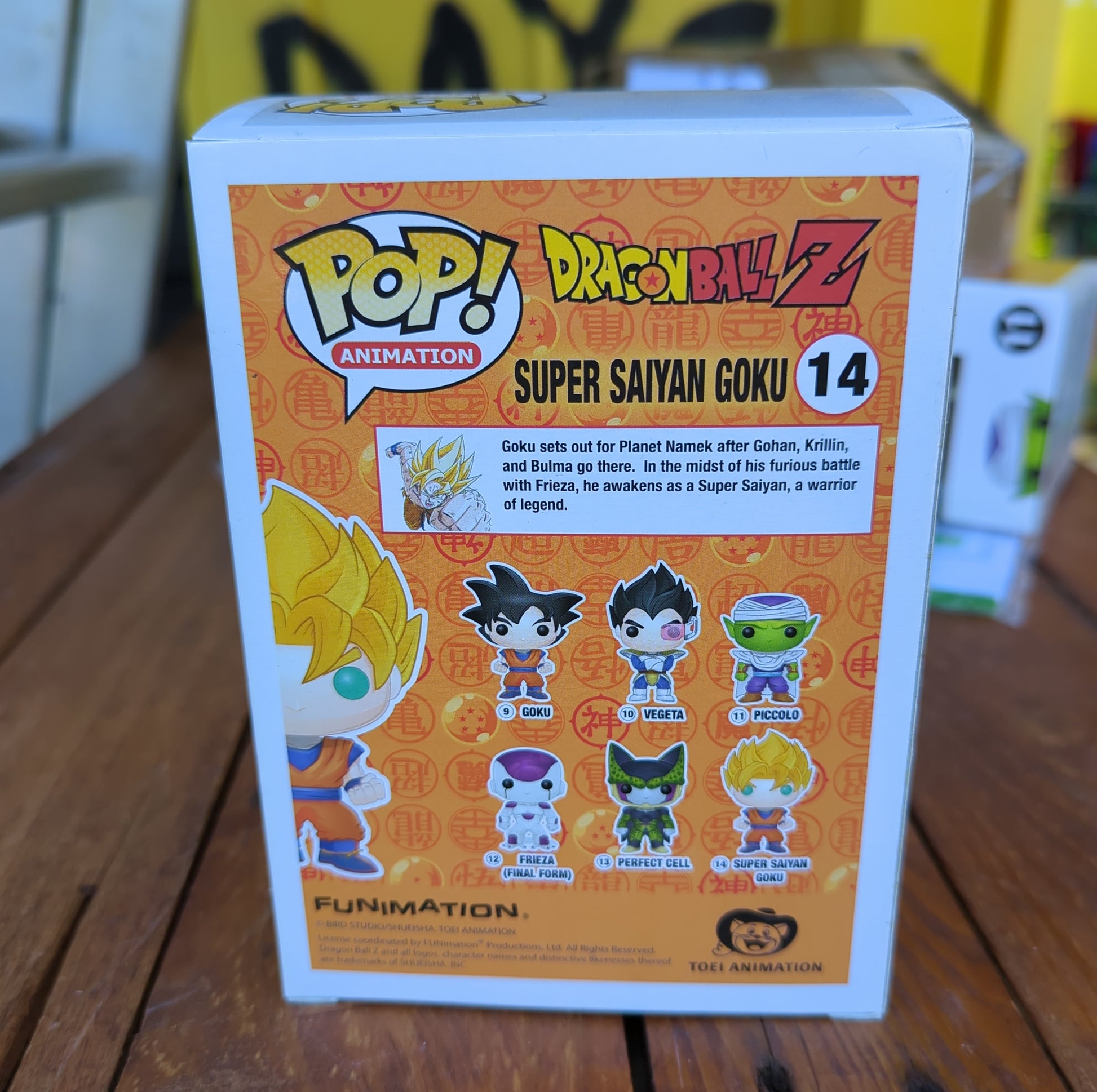 FUNKO POP VINYL - Super Saiyan Goku - GLOW 14 FRENLY BRICKS