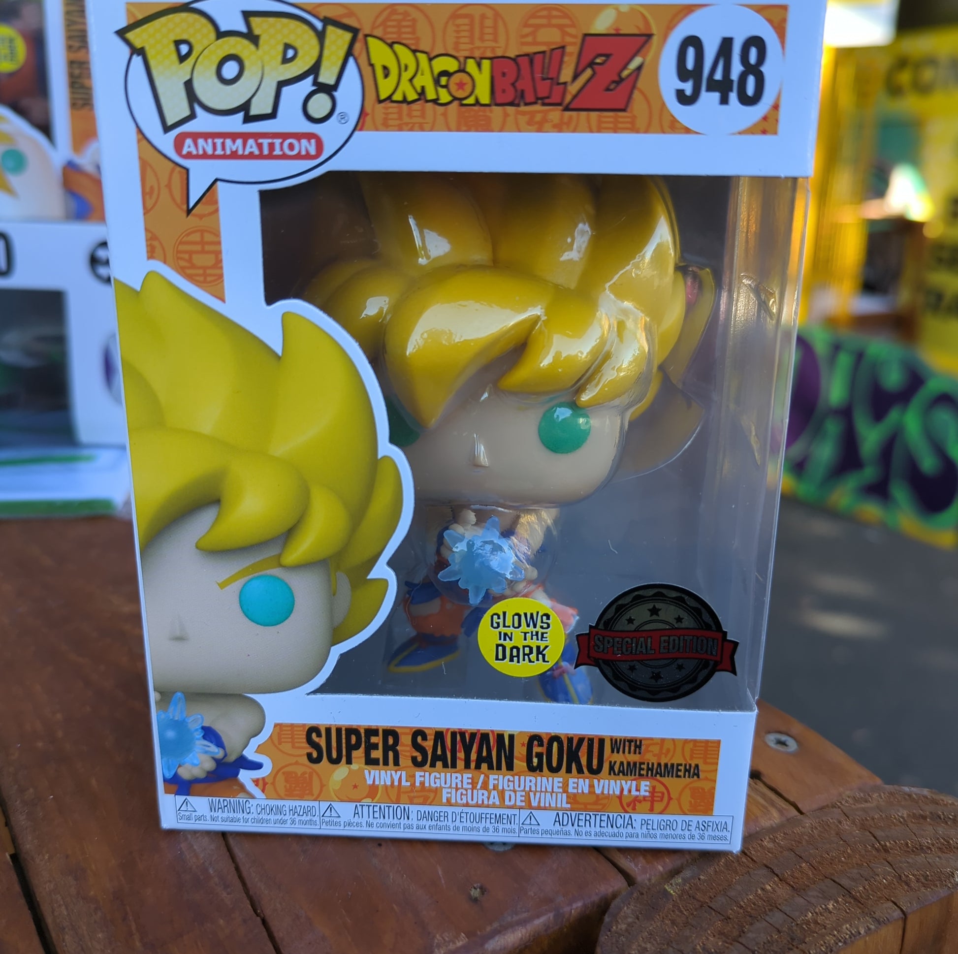 FUNKO POP VINYL - Super Saiyan Goku GLOW 948 FRENLY BRICKS