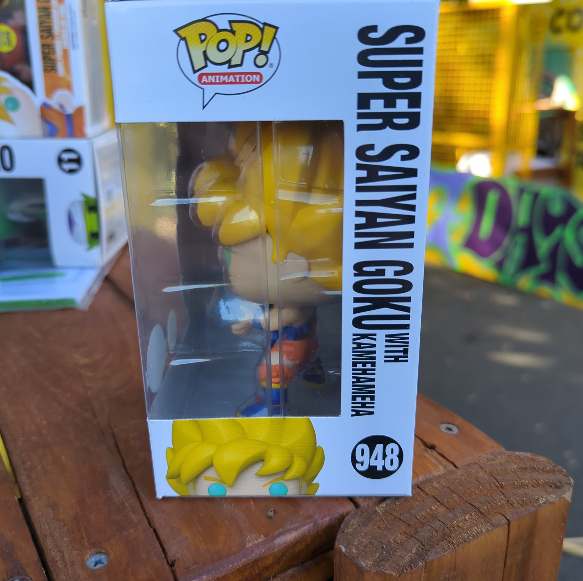 FUNKO POP VINYL - Super Saiyan Goku GLOW 948 FRENLY BRICKS