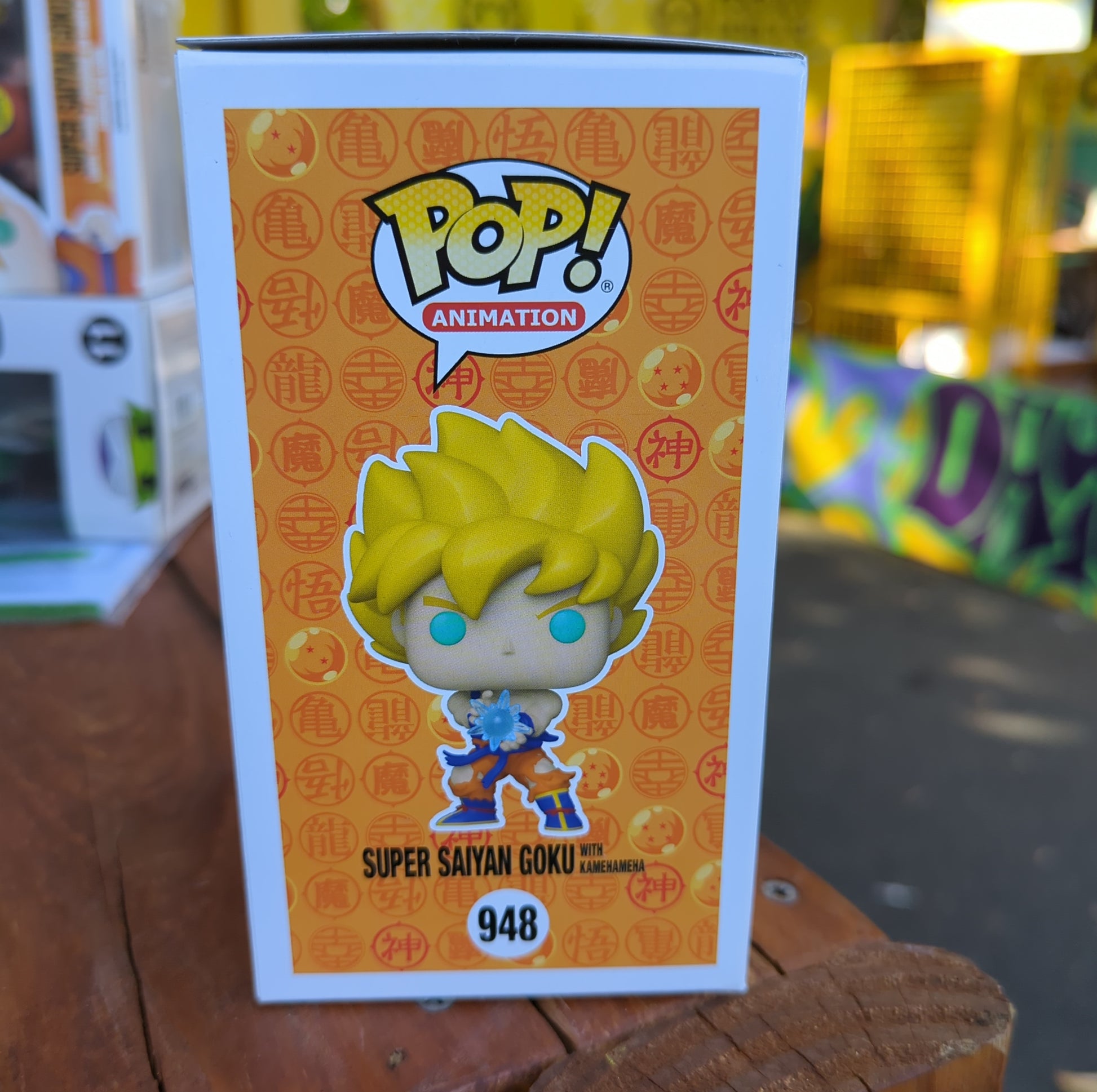 FUNKO POP VINYL - Super Saiyan Goku GLOW 948 FRENLY BRICKS