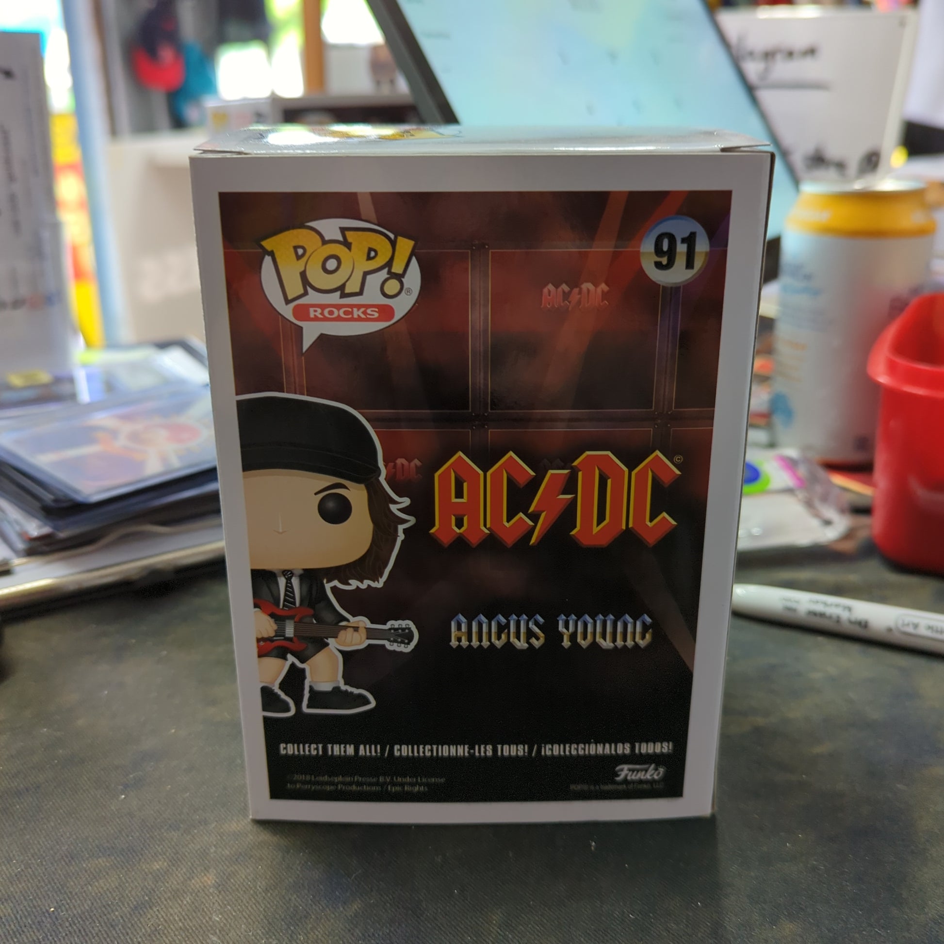 FUNKO POP VINYL - ANGUS YOUNG - 91 - ACDC FRENLY BRICKS - Open 7 Days