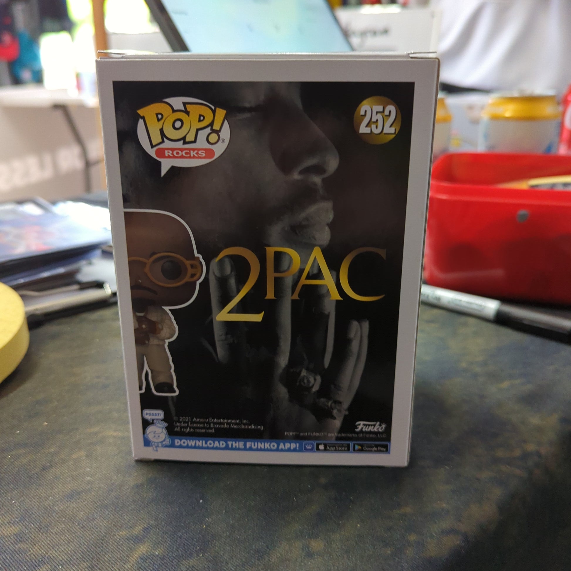 FUNKO POP VINYL - TUPAC SHAKUR - 252 - 2PAC FRENLY BRICKS - Open 7 Days