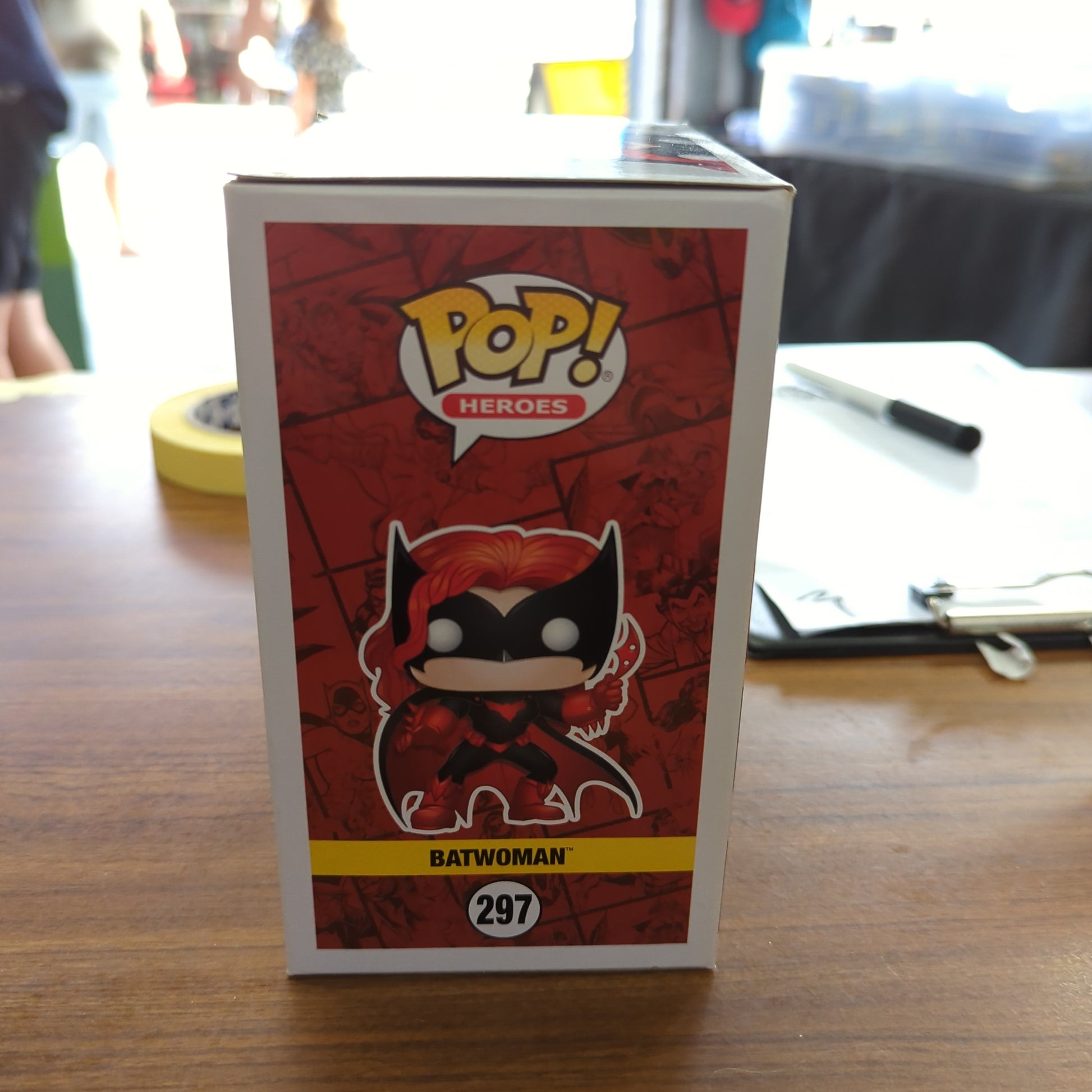 Pop Vinyl DC Super Heroes 297 MIB Batwoman 2019 FRENLY BRICKS - Open 7 Days