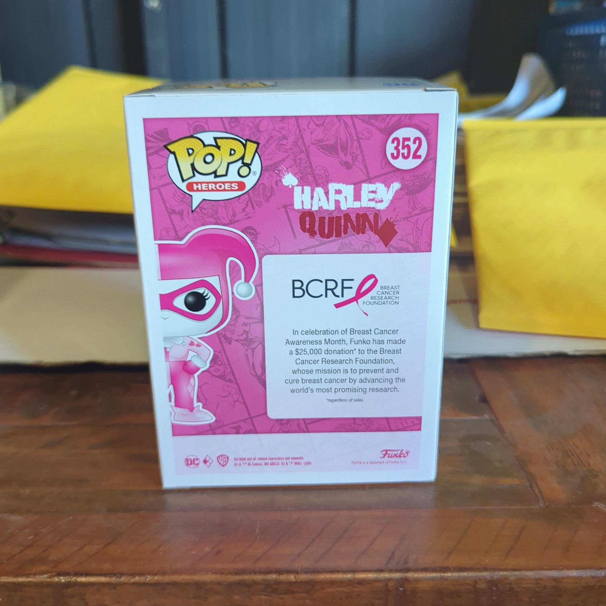 FUNKO POP - 352 - HARLEY QUINN - Pink - Heroes - 2020 - Breast Cancer Awareness FRENLY BRICKS - Open 7 Days