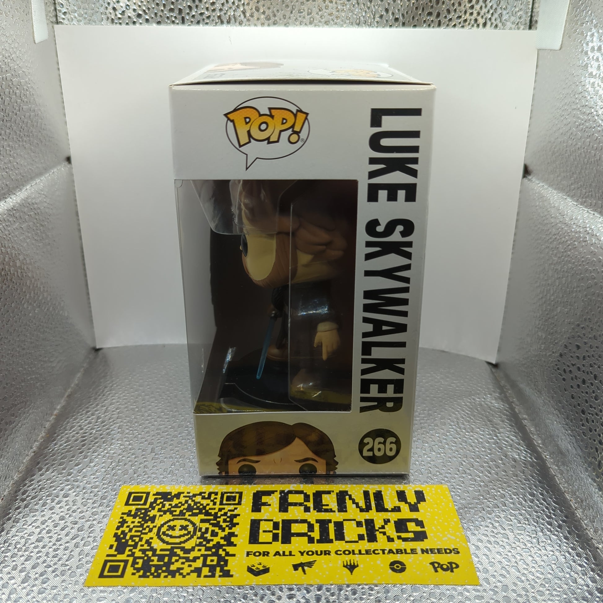 Funko Pop! Star Wars: The Last Jedi - Luke Skywalker (Final Battle) #266 Figure FRENLY BRICKS - Open 7 Days