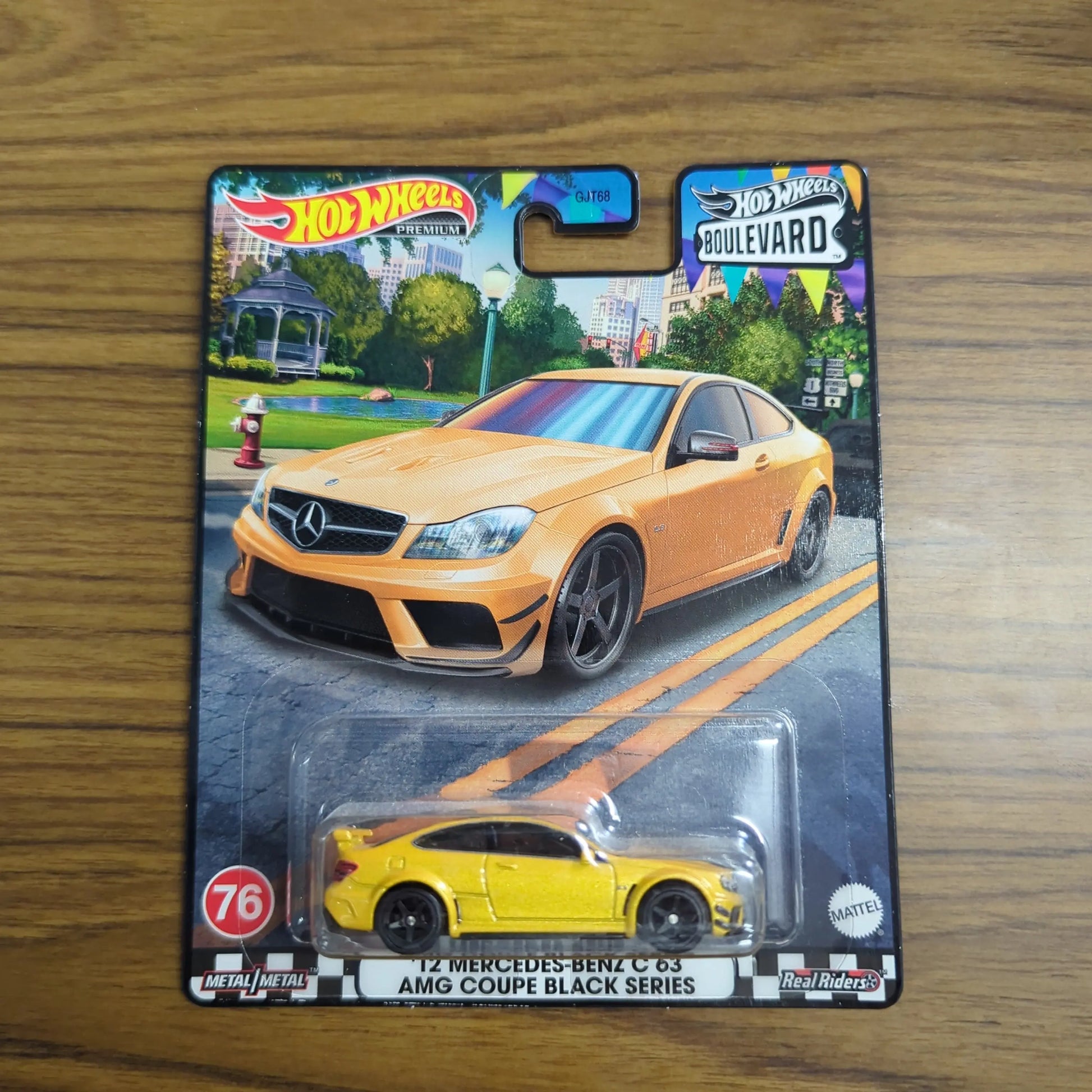 Hot Wheels '12 Mercedes-Benz C63 AMG Coupe Black Series GJT68/HKF23 FRENLY BRICKS - Open 7 Days