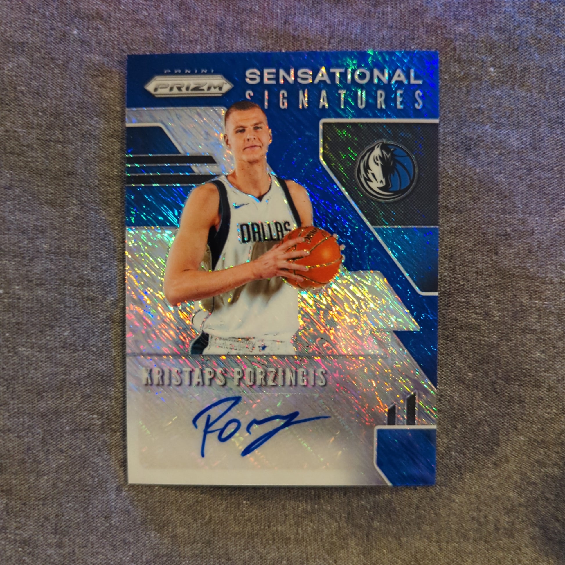 2019-2020 Prizm Sensational Signatures Blue Shimmer Kristaps Porzingis AUTO FRENLY BRICKS - Open 7 Days