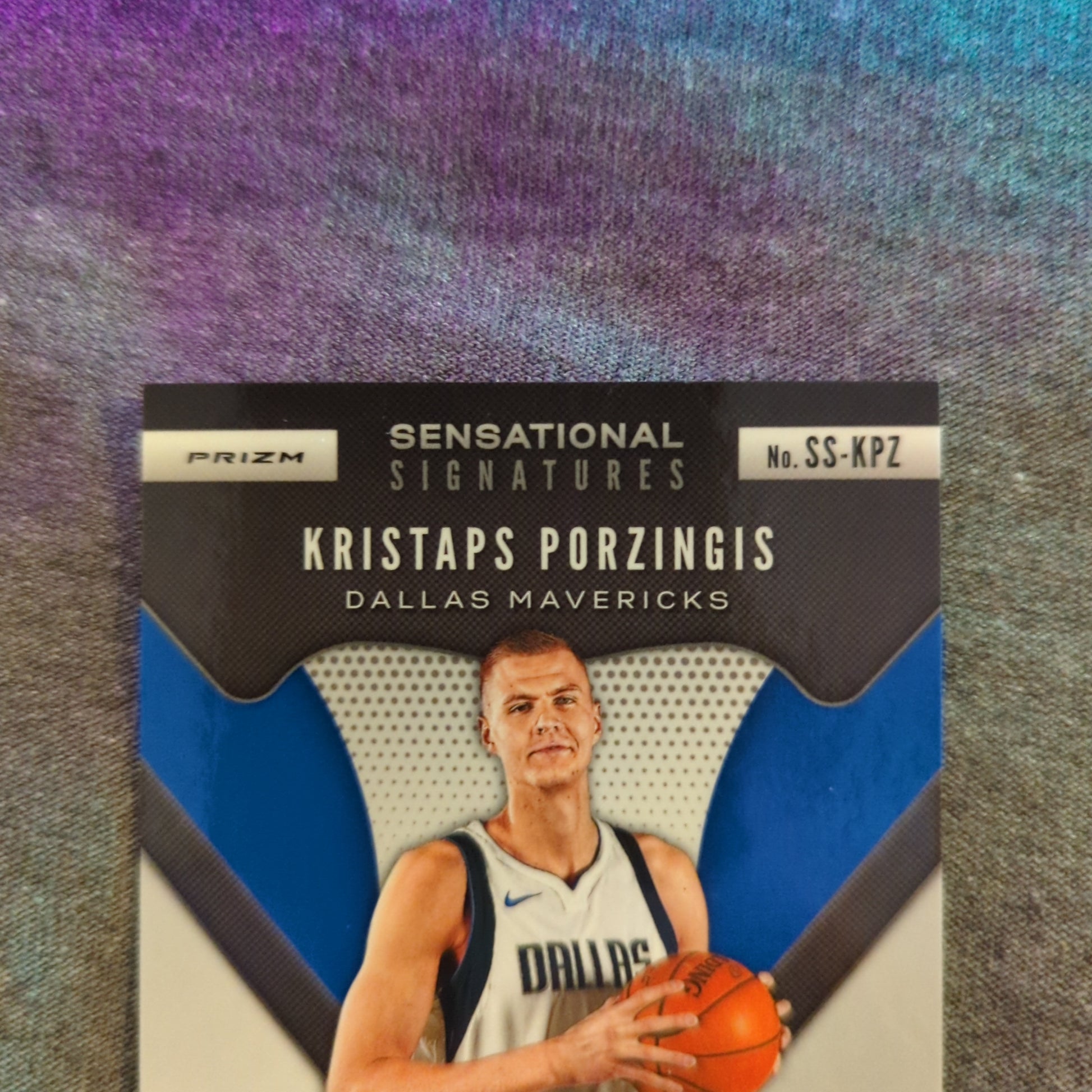 2019-2020 Prizm Sensational Signatures Blue Shimmer Kristaps Porzingis AUTO FRENLY BRICKS - Open 7 Days