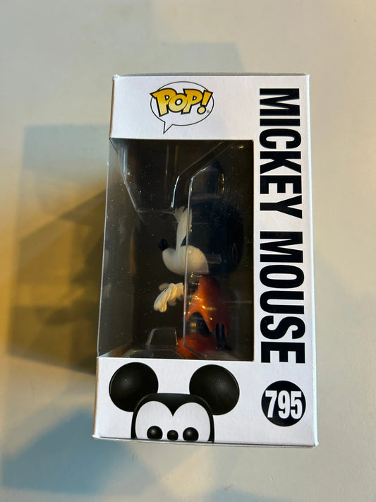 Pop Vinyl #795 Mickey Mouse FRENLY BRICKS - Open 7 Days