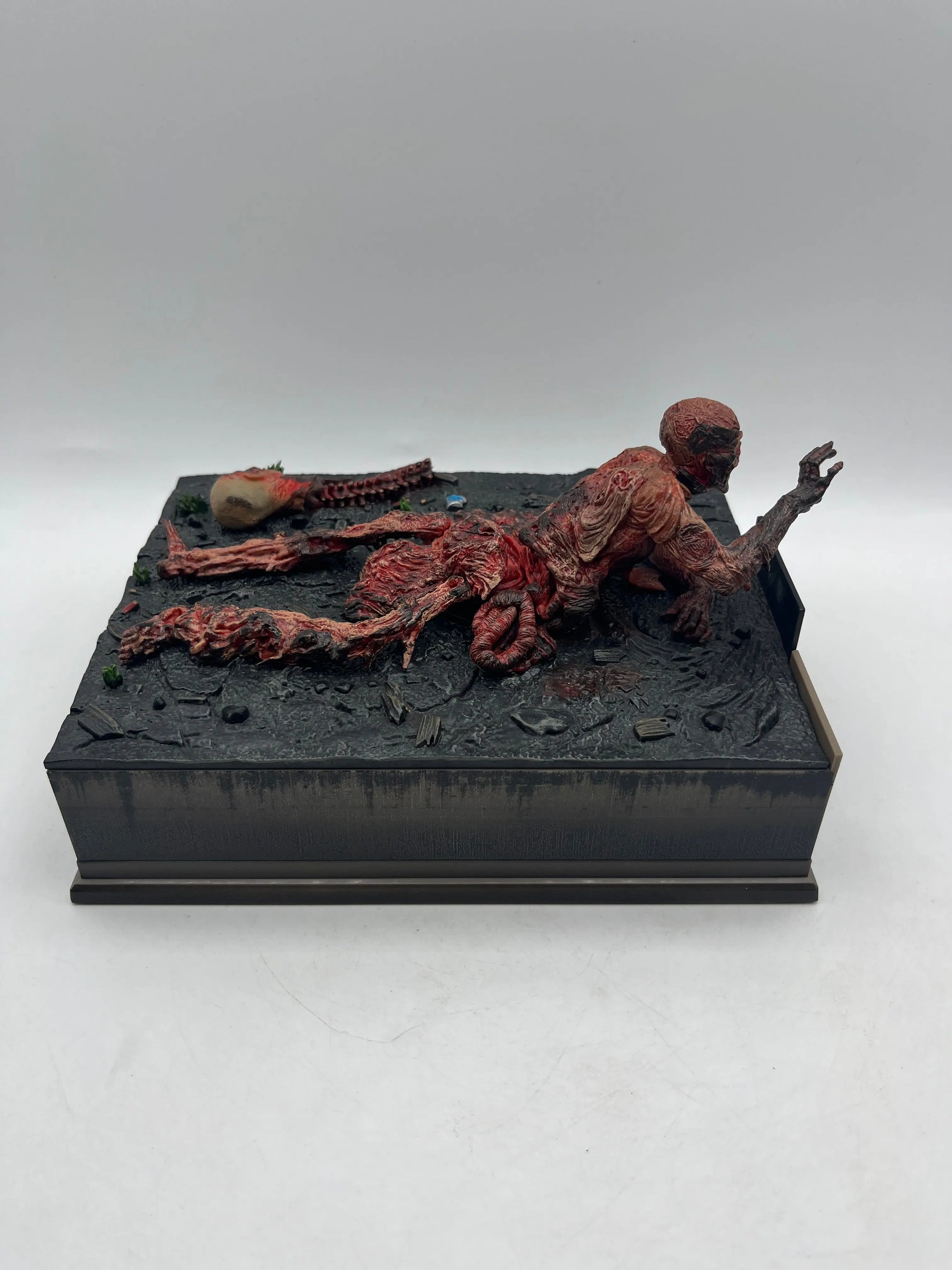 The Walking Dead Season:5 Blu-Ray Limited Edition Napalm Walker Statue Set FRENLY BRICKS - Open 7 Days
