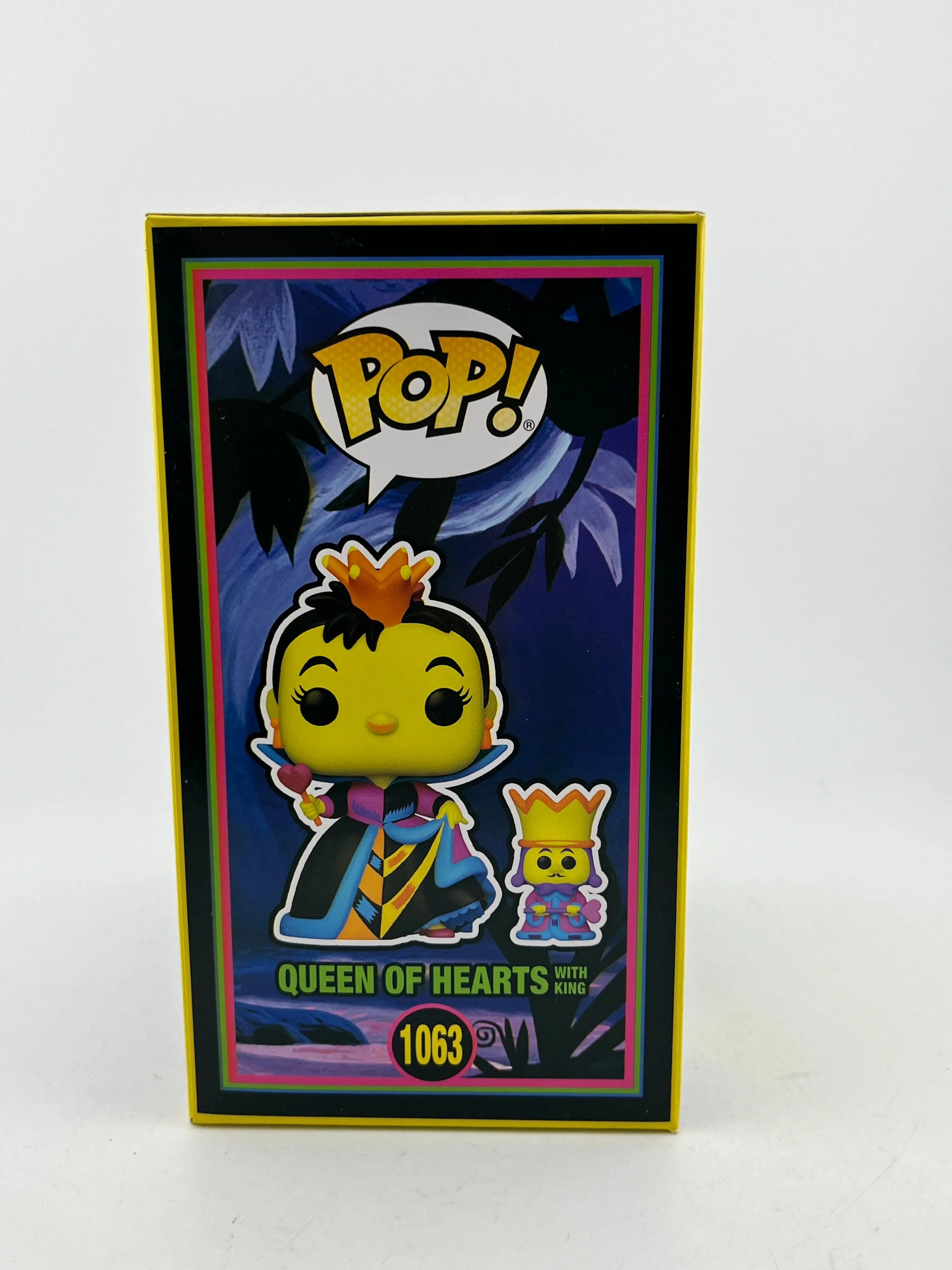 Funko POP! Disney Alice In Wonderland - Queen Of Hearts With Hearts #1063 - Exclusive FRENLY BRICKS - Open 7 Days