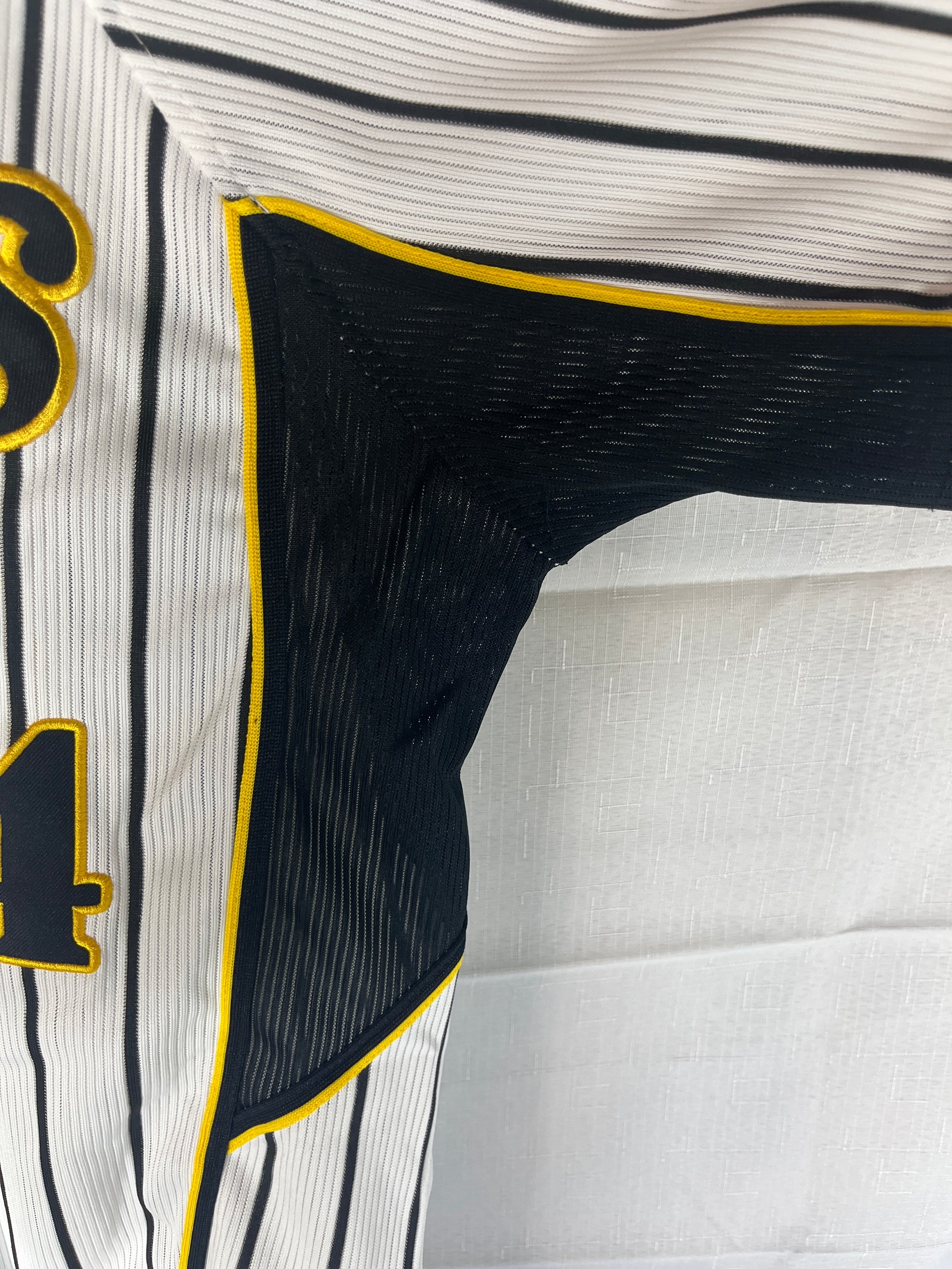 Nippon Baseball Hanshin Tigers “Hiyama #24” White Jersey Large