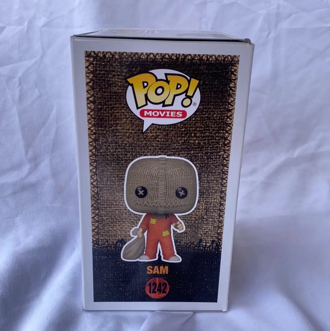 Trick‘R Treat - FRENLY BRICKS - Open 7 Days