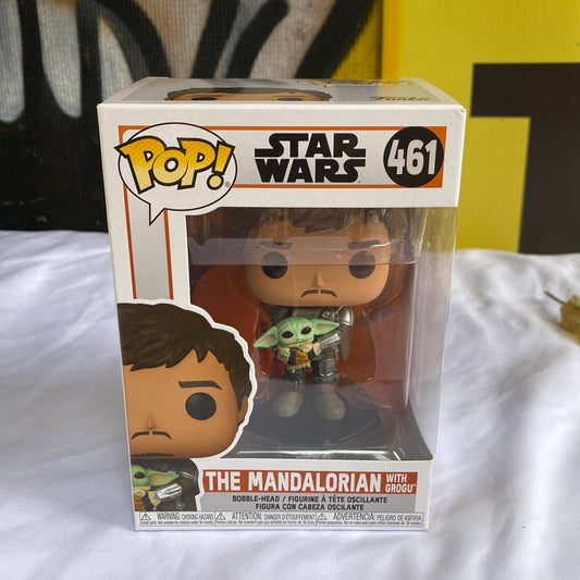 Funko POP! The Mandalorian with grogu #461 FRENLY BRICKS