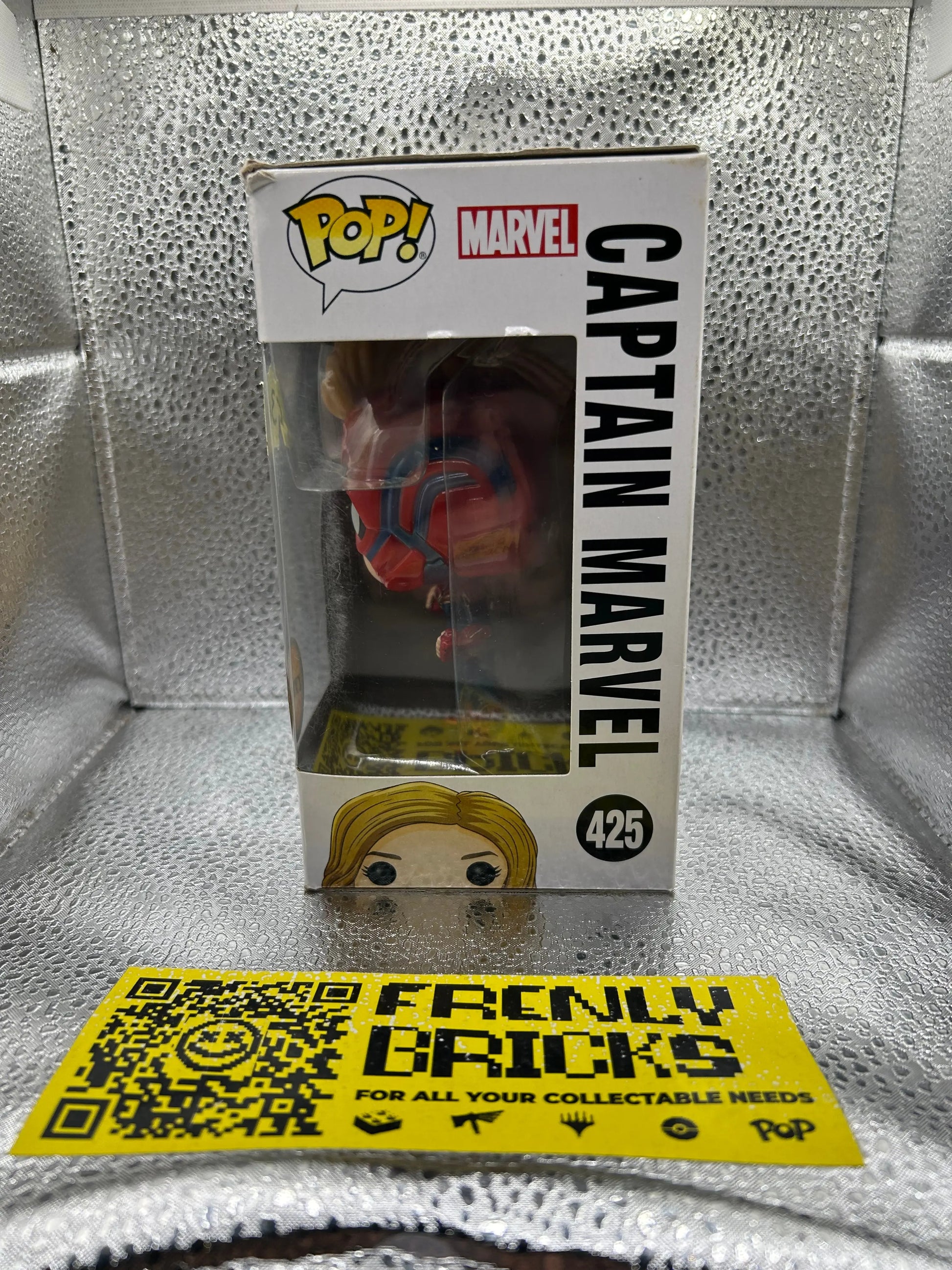 Pop Vinyl Captain Marvel #425 Chase FRENLY BRICKS - Open 7 Days