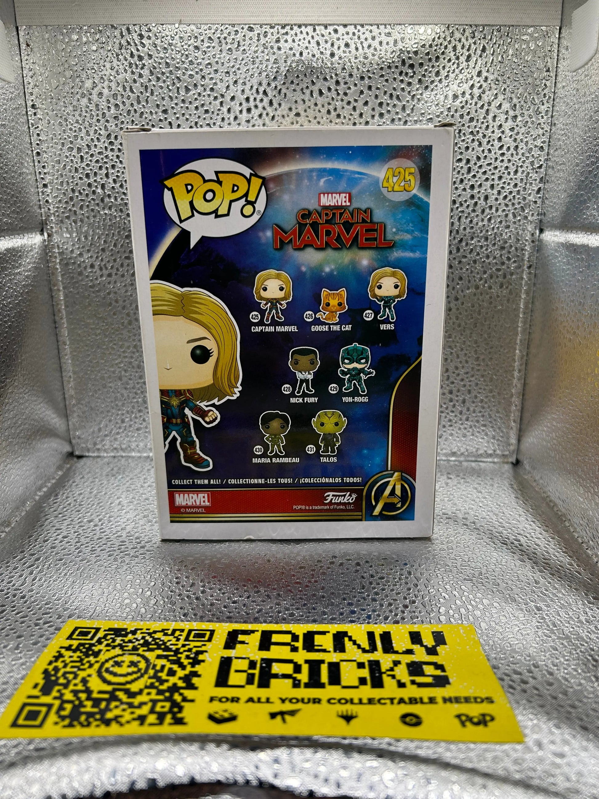 Pop Vinyl Captain Marvel #425 Chase FRENLY BRICKS - Open 7 Days