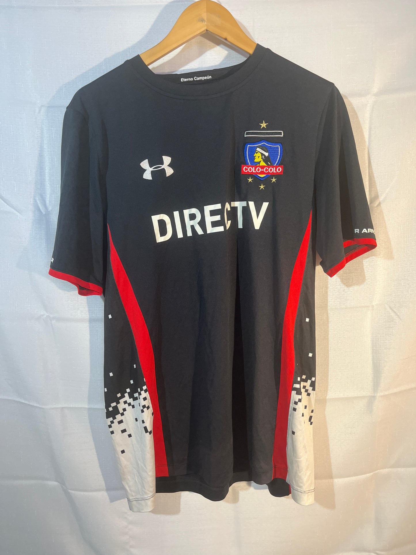 Under Armour Colo Colo Chile Soccer Team Jersey Large Red/Black