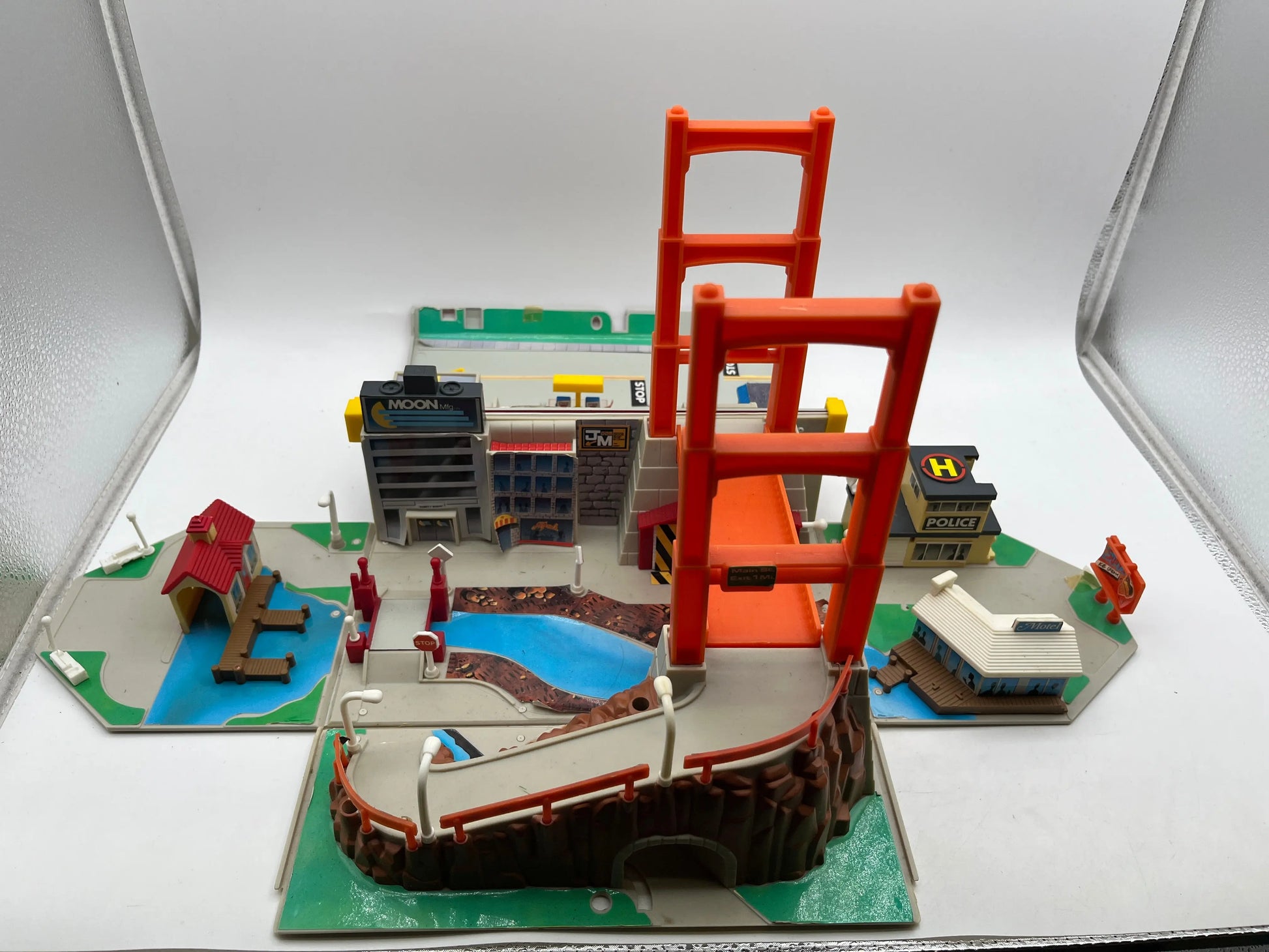 Micro Machines Galoob Super City Playset 1989 FRENLY BRICKS - Open 7 Days