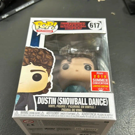 Stranger Things #617 Dustin Henderson (Snowball Dance) 2018 Exc Funko FRENLY BRICKS - Open 7 Days