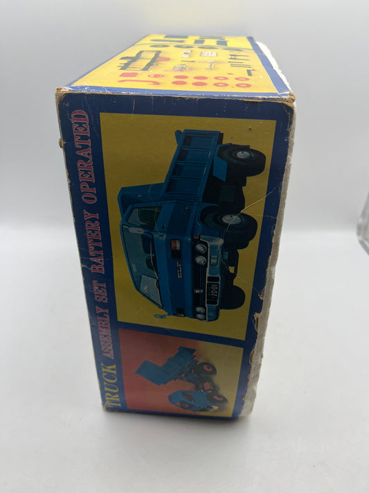 Daiya Japan 1:20 ISUZU ELF TRUCK Battery Operated Toy Car Kit`75 FRENLY BRICKS - Open 7 Days
