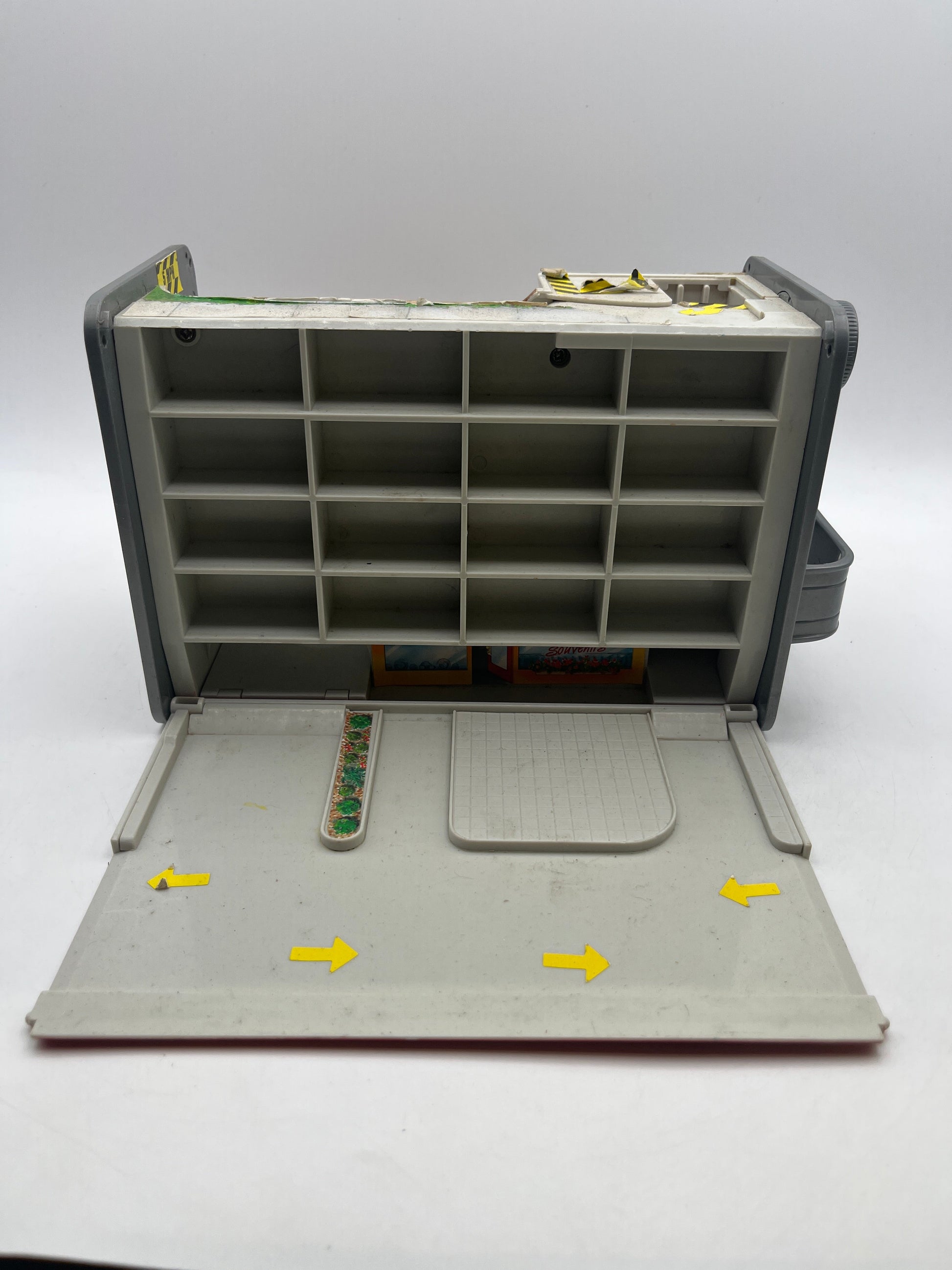 Secret Auto Supplies Gasoline Gas Can Play Set 1989 Micro Machines Galoob FRENLY BRICKS - Open 7 Days