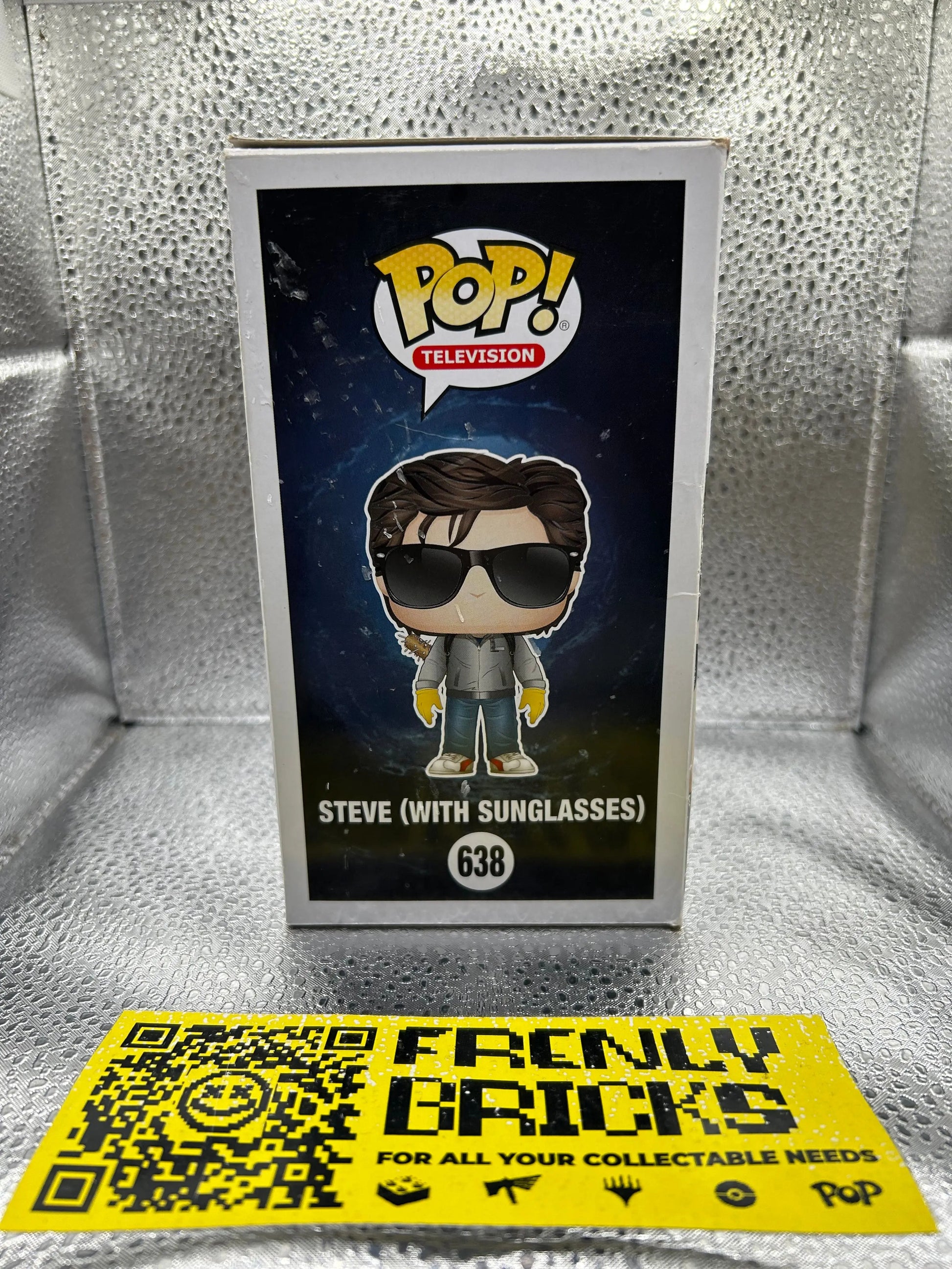 Pop Vinyl #6388 Stranger Things Steve (With Sunglasses) FRENLY BRICKS - Open 7 Days