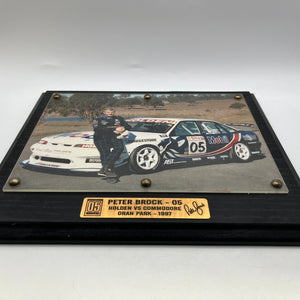 Holden Vs Commodore Signed Peter Brock - 05 Picture and Plaque - Oran Park 1997 FRENLY BRICKS - Open 7 Days