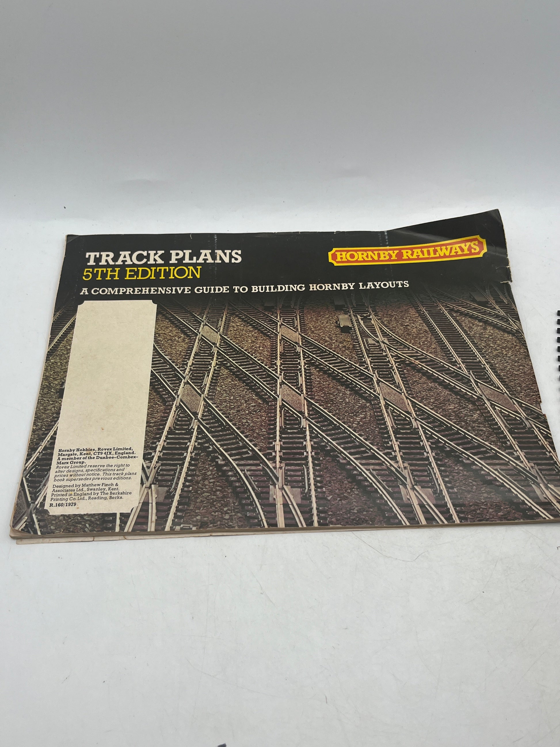 Hornby R751 Class 37 Diesel Locomotive OO Gauge British Rail Blue 37 130 8H22 FRENLY BRICKS - Open 7 Days