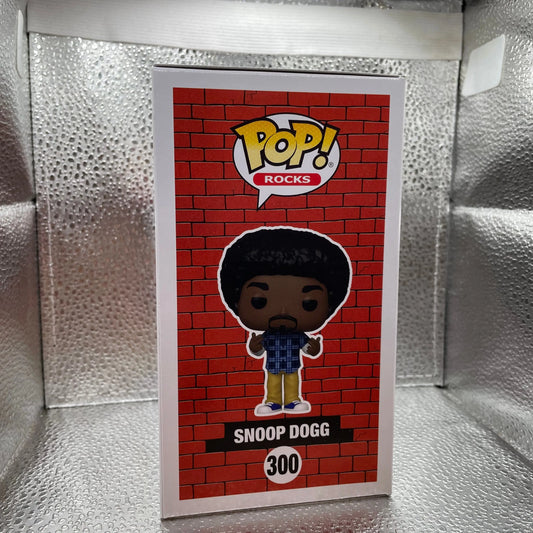 Snoop Dogg - Snoop Dogg Pop! Vinyl-Funko 300 Checkered Shirt Blunt FRENLY BRICKS - Open 7 Days