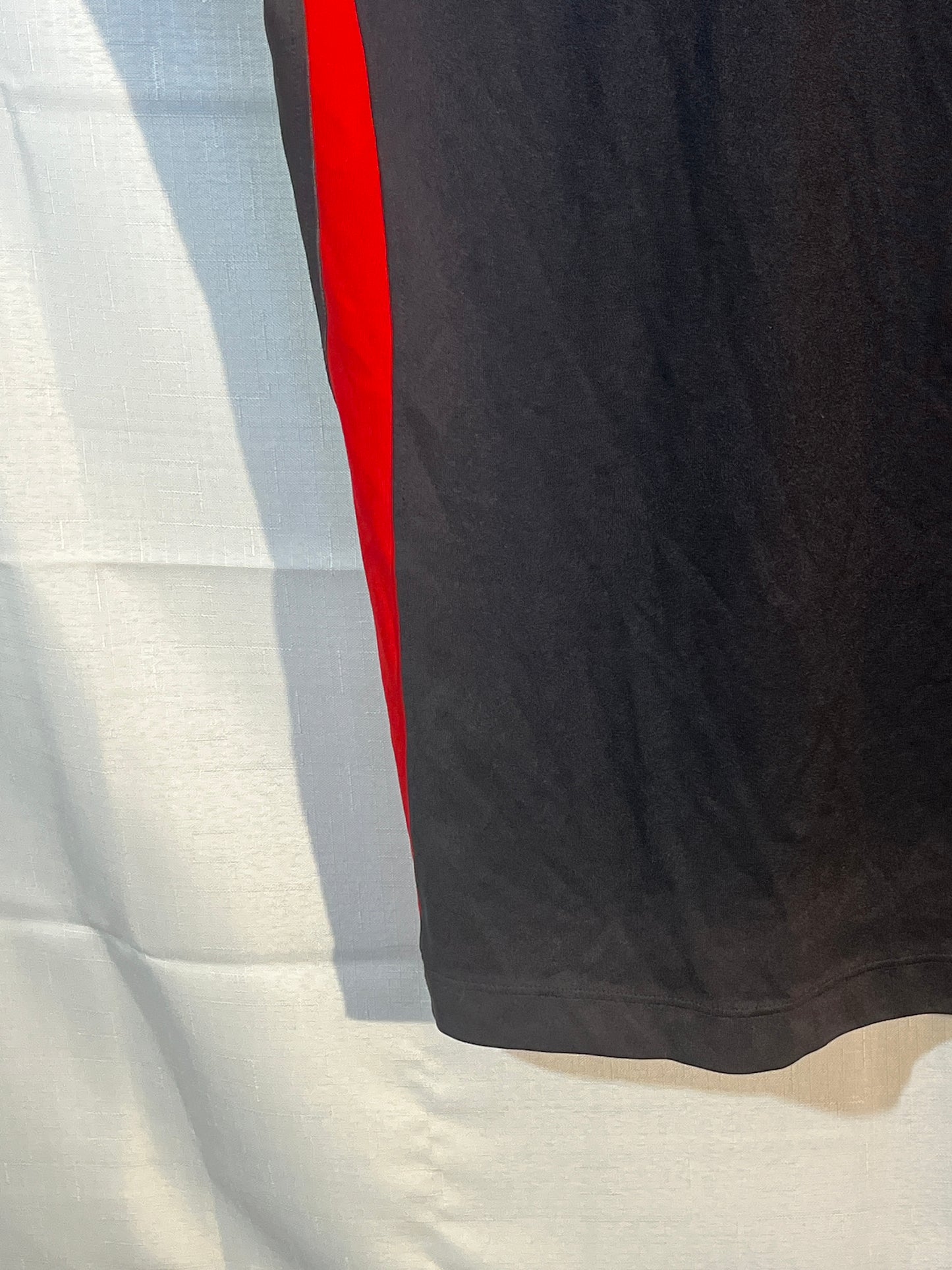Under Armour Colo Colo Chile Soccer Team Jersey Large Red/Black