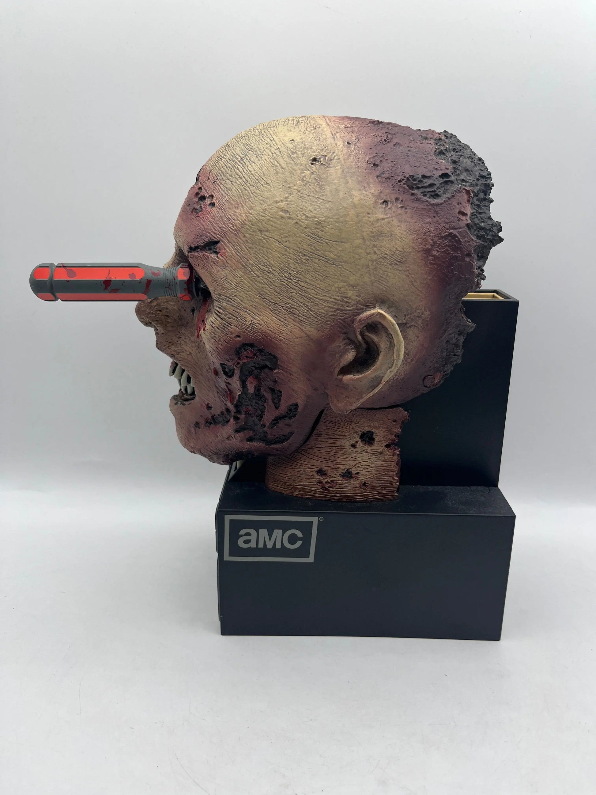 The Walking Dead Season 2 Blu-Ray Disc Set With Screwdriver Zombie Head Display FRENLY BRICKS - Open 7 Days