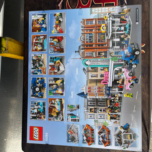 Lego Creator Corner Garage 2569 Brand New & Sealed Lego Set Genuine FRENLY BRICKS - Open 7 Days