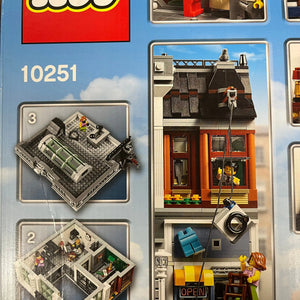 LEGO CREATOR Brick Bank 10251 FRENLY BRICKS - Open 7 Days