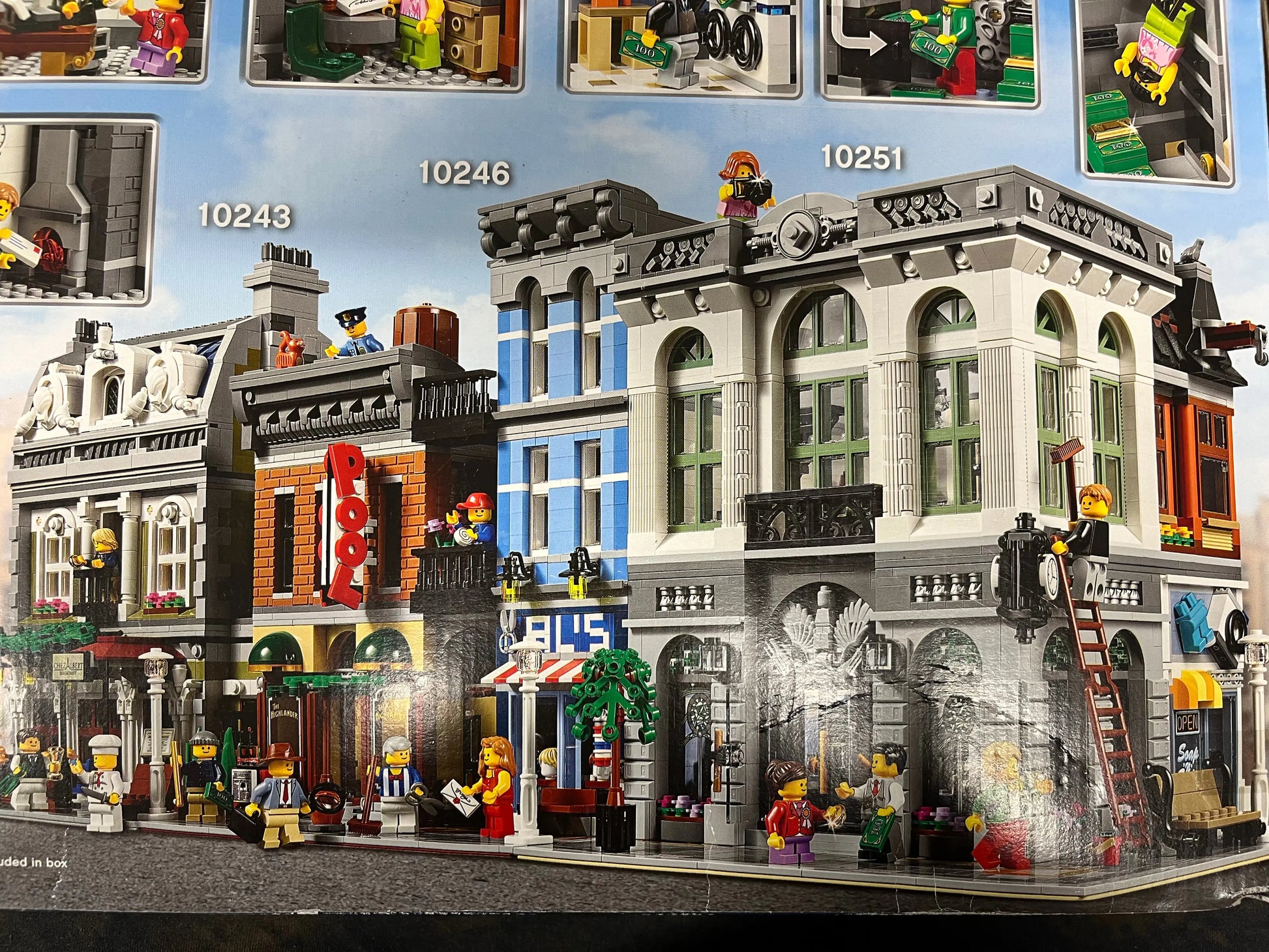 LEGO CREATOR Brick Bank 10251 FRENLY BRICKS - Open 7 Days