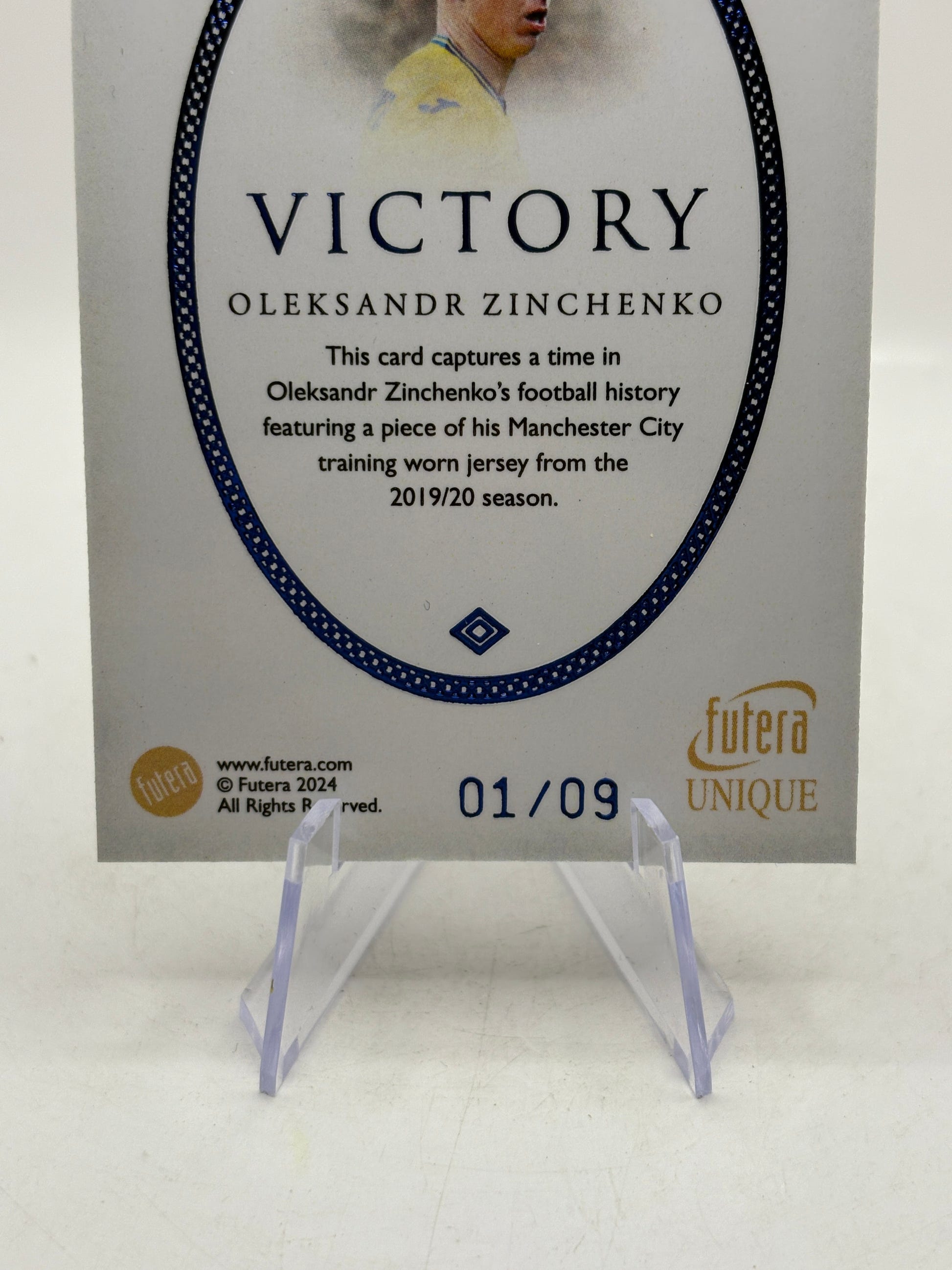 2024 Futera Unique #VC32 Oleksandr Zinchenko Victory Patch 01/09, photo 4 image 4