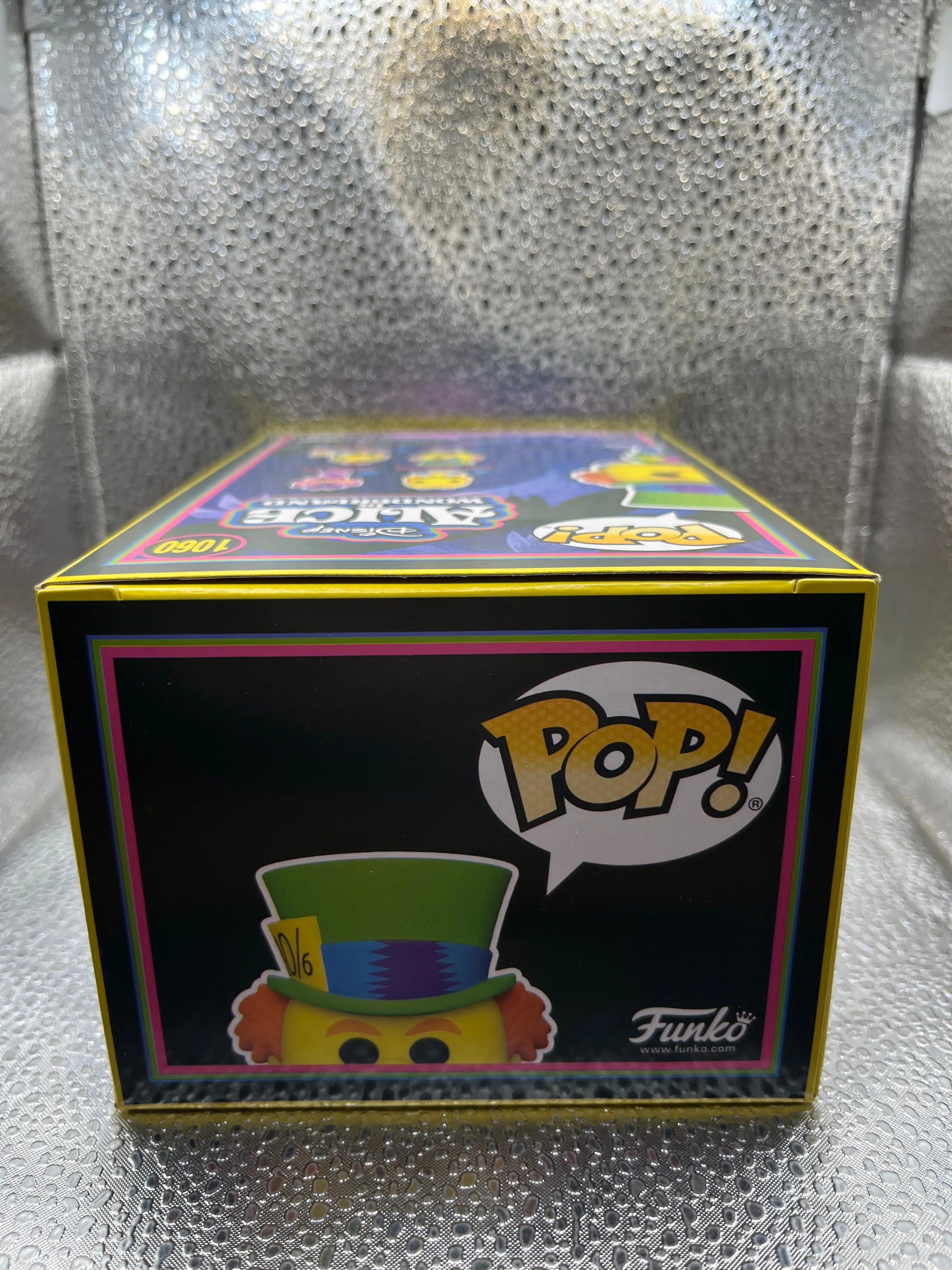 Funko POP Disney - Mad Hatter (Blacklight Edition) #1060 FRENLY BRICKS - Open 7 Days