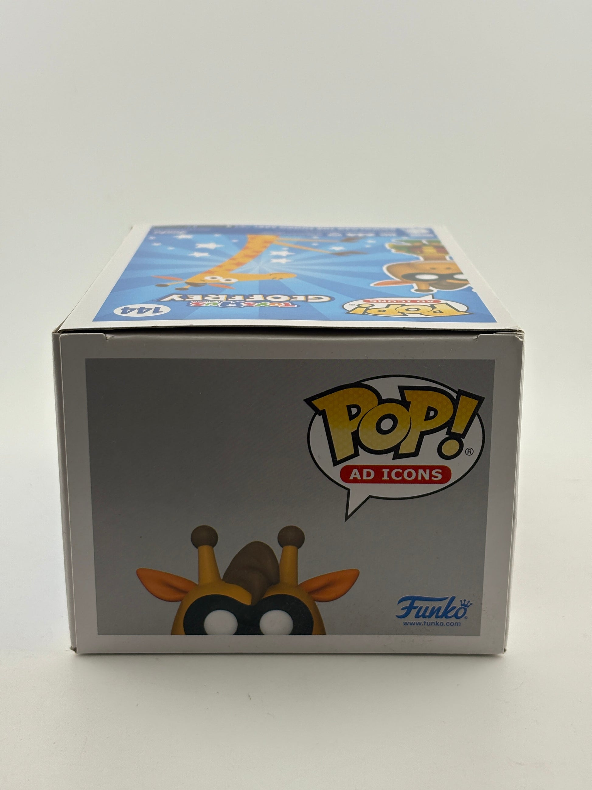 Funko POP! Ad Icons Toys R Us x DC #144 Geoffrey as Robin Canada Exclusive FRENLY BRICKS - Open 7 Days