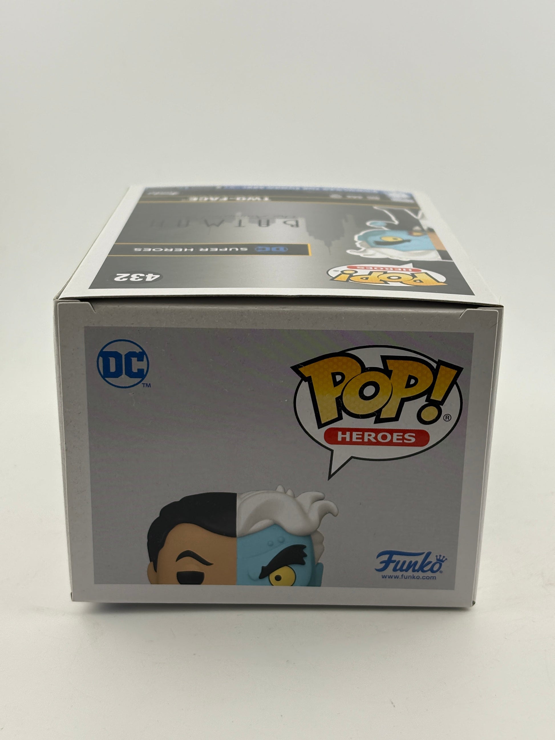 Funko POP! Heroes Batman Animated Series #432 Two-Face Special Edition FRENLY BRICKS - Open 7 Days