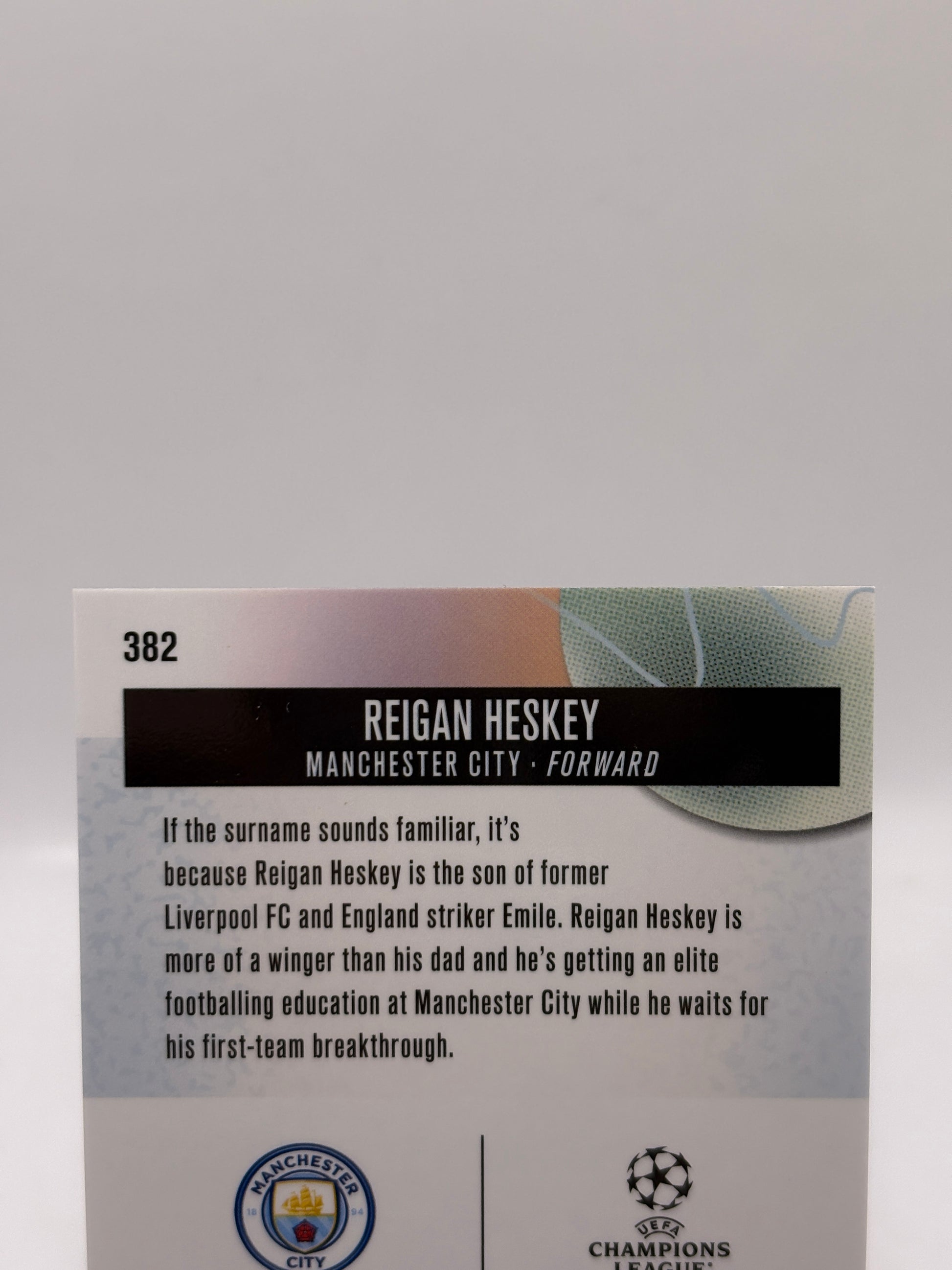 2026 Topps Finest UEFA Rookie - Reigan Heskey #382 /75 Pink