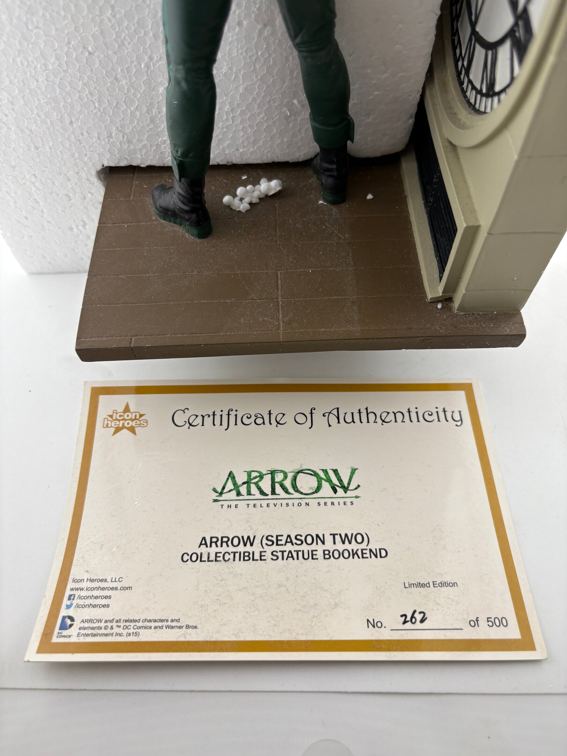 Icon Heroes: Arrow TV Series Season 1 Statue Exclusive Limited Edition Bookend FRENLY BRICKS - Open 7 Days