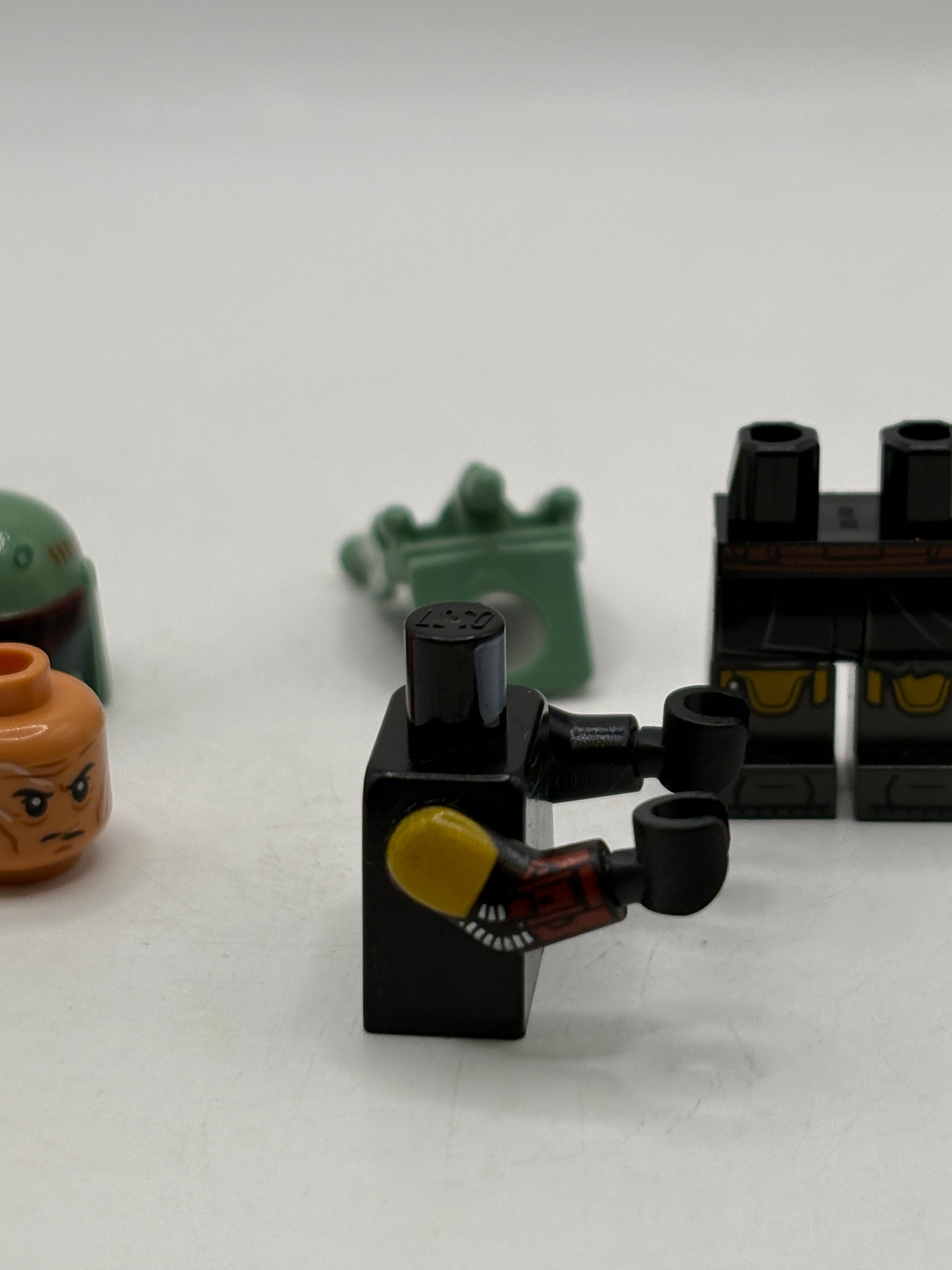 LEGO® Minifigure Star Wars sw1158 Boba Fett Repainted Beskar Armor Jet Pack image 6