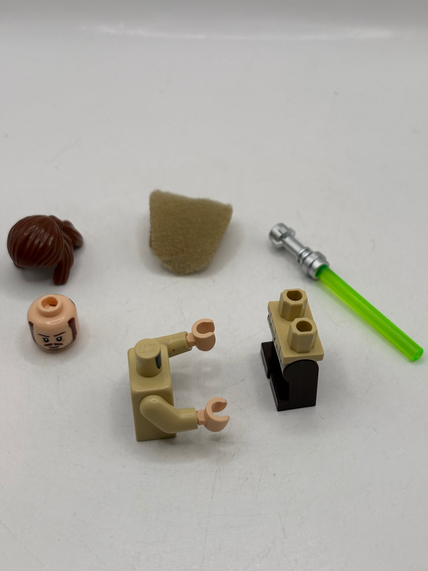 LEGO Star Wars Qui-Gon Jinn Minifigure Jedi Dark Brown Beard 75383 sw1334