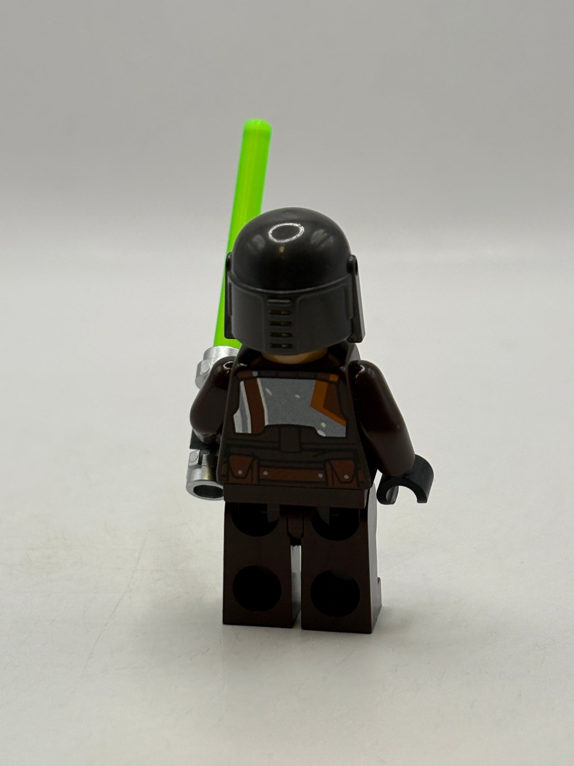LEGO® Minifig sw1302 - Sabine Wren - Dark Brown Armor image 3