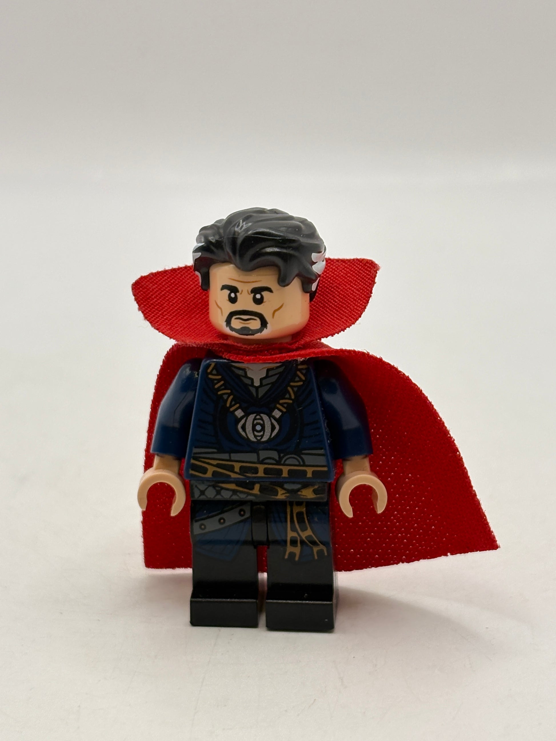 Doctor Strange (Starched Collar) - LEGO Marvel Minifigures - sh0509 - 76108 image 1