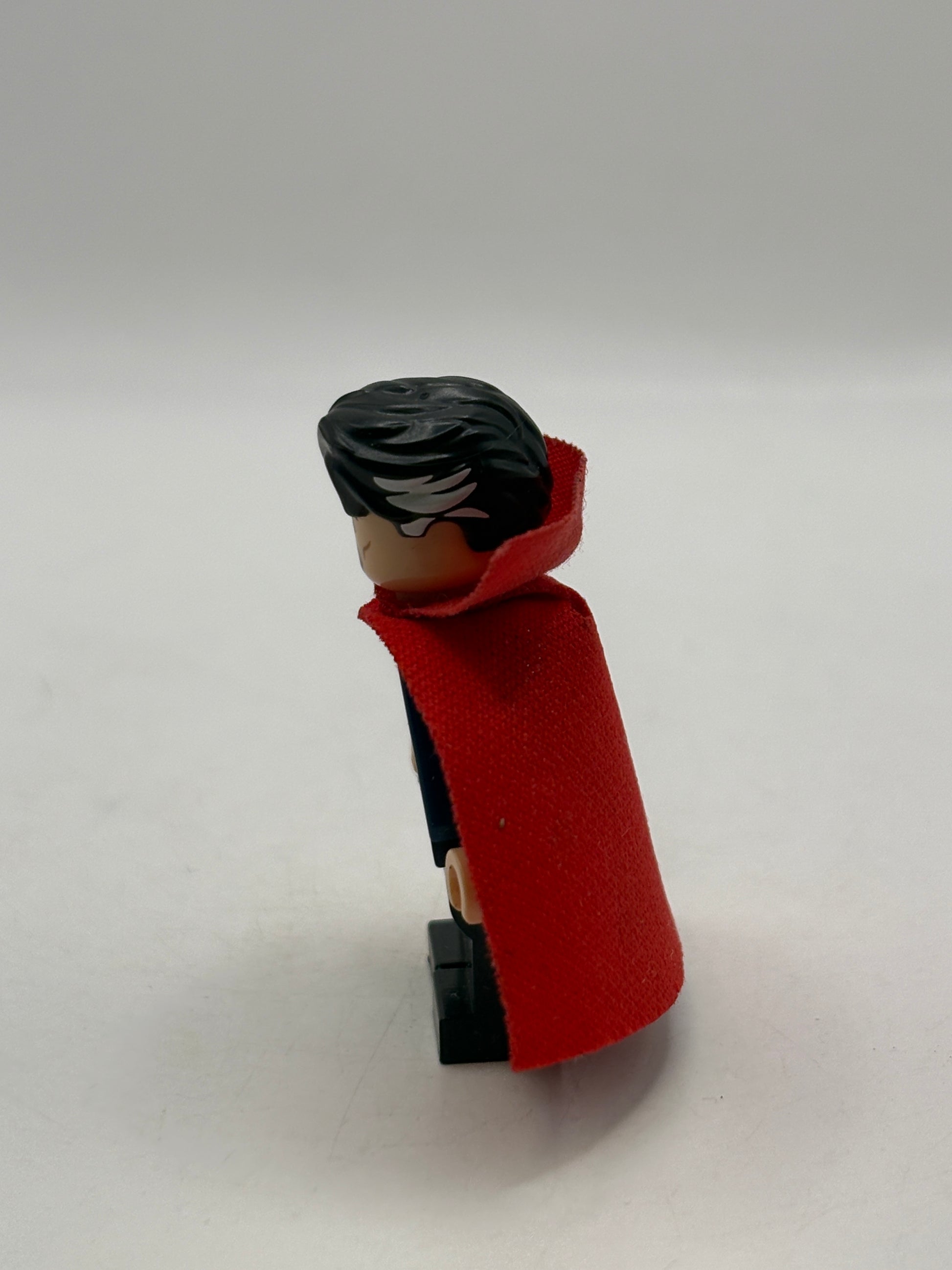 Doctor Strange (Starched Collar) - LEGO Marvel Minifigures - sh0509 - 76108 image 2