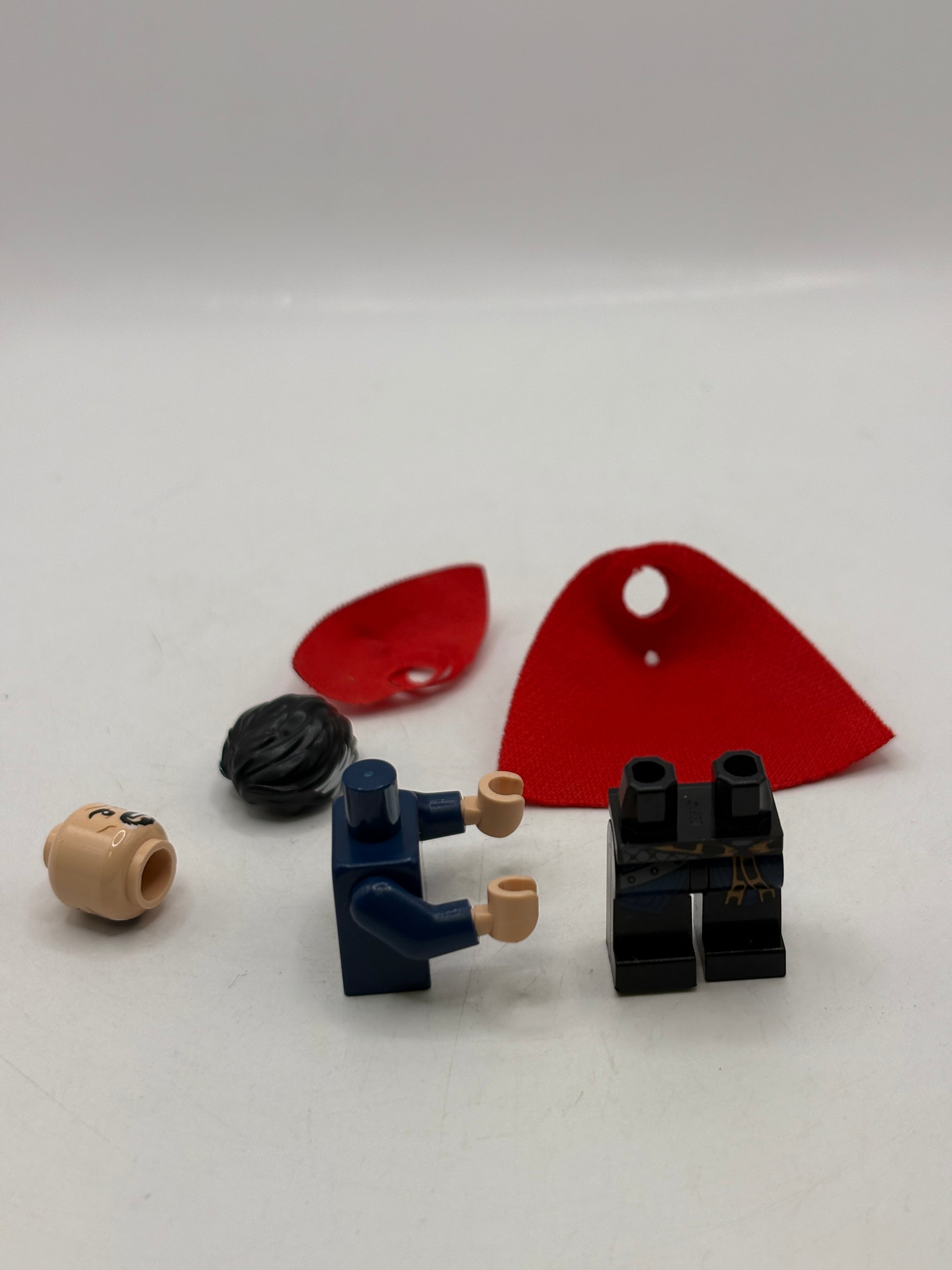 Doctor Strange (Starched Collar) - LEGO Marvel Minifigures - sh0509 - 76108 image 6